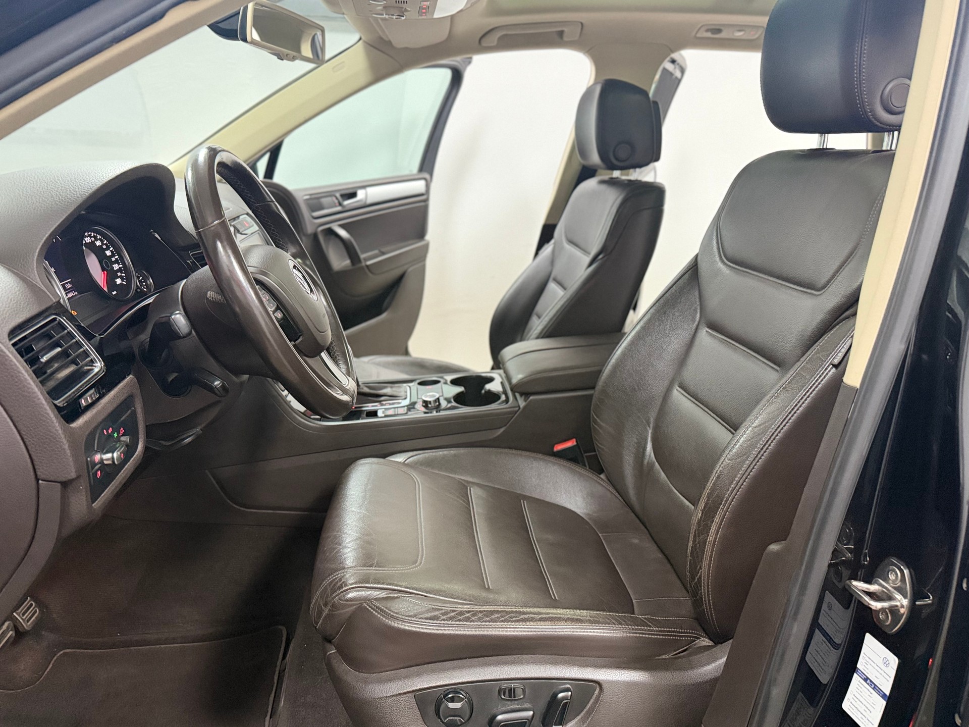 VW Touareg 3.0 TDI BlueMotion Technology Tiptronic-image-9