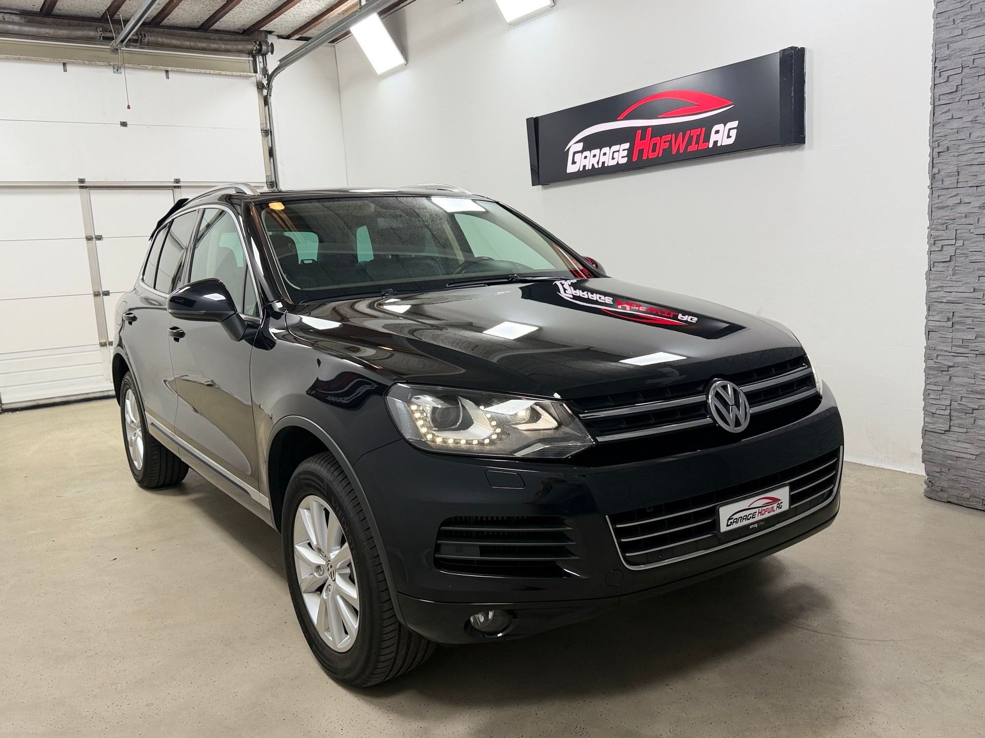 VW Touareg 3.0 TDI BlueMotion Technology Tiptronic-image-3