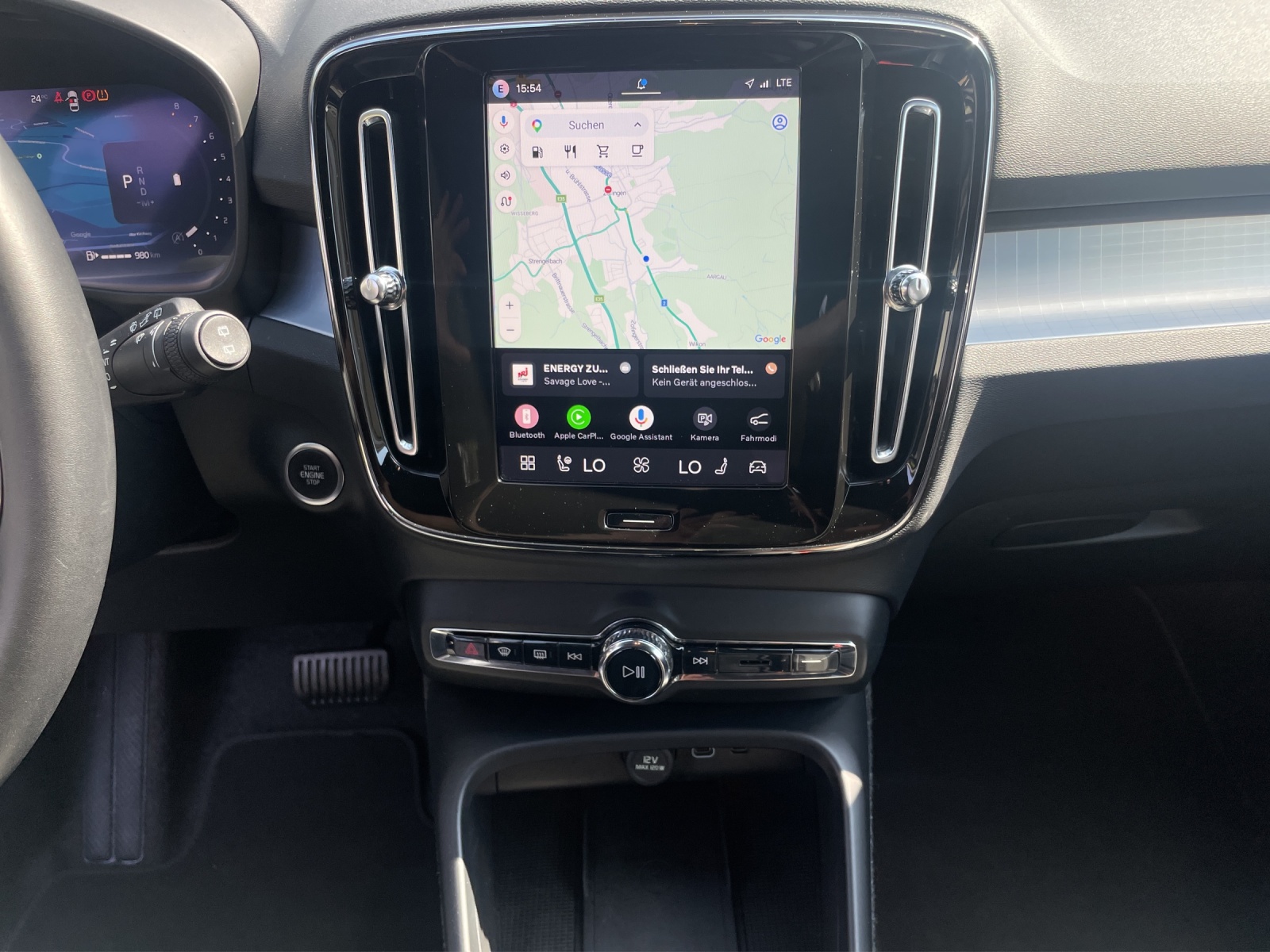 VOLVO XC40 2.0 B3 MH Plus Dark-image-16