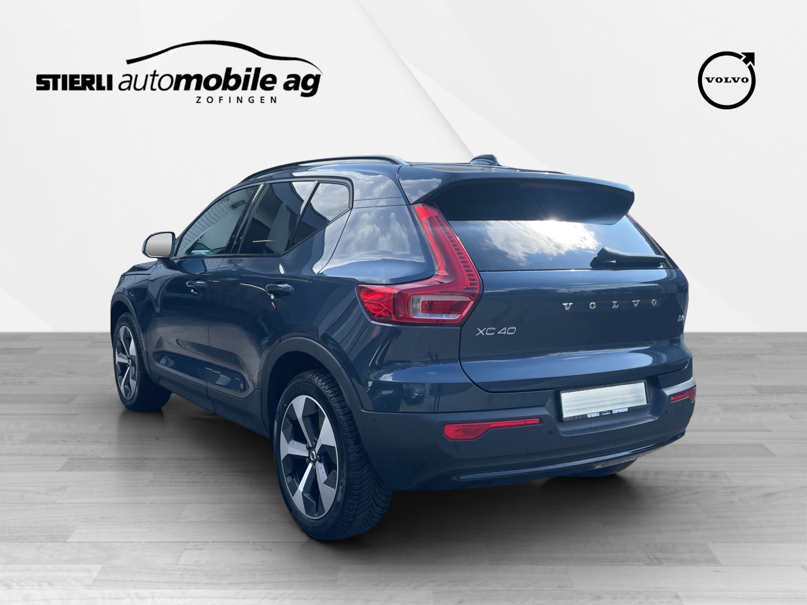 VOLVO XC40 2.0 B3 MH Plus Dark-image-6