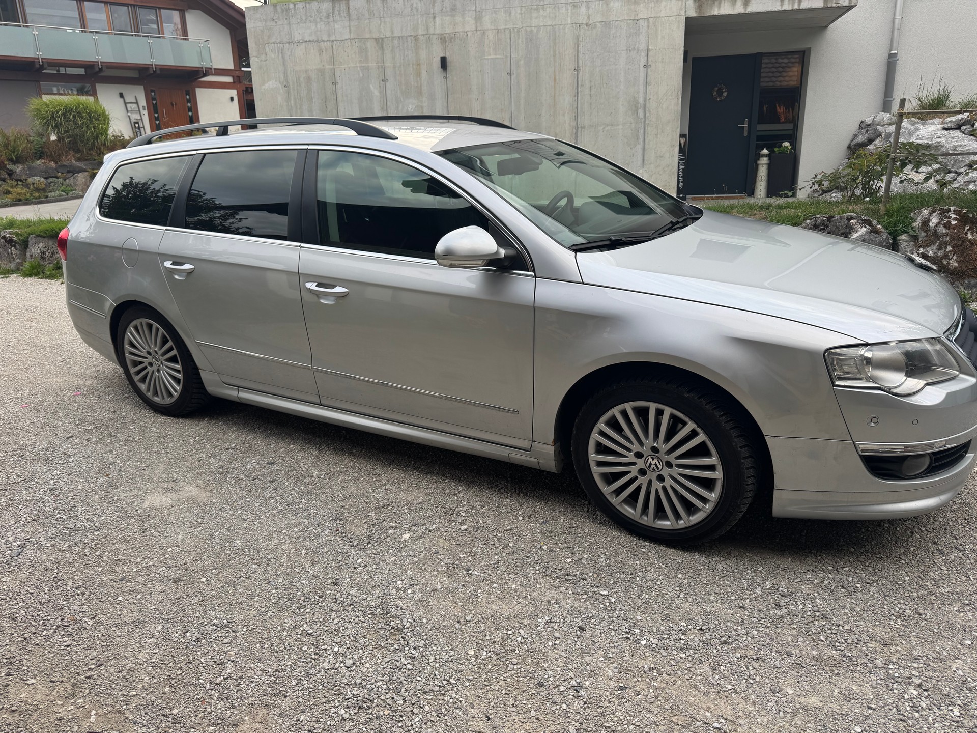 VW Passat Variant 2.0 TDI Trendline 4Motion-image-1