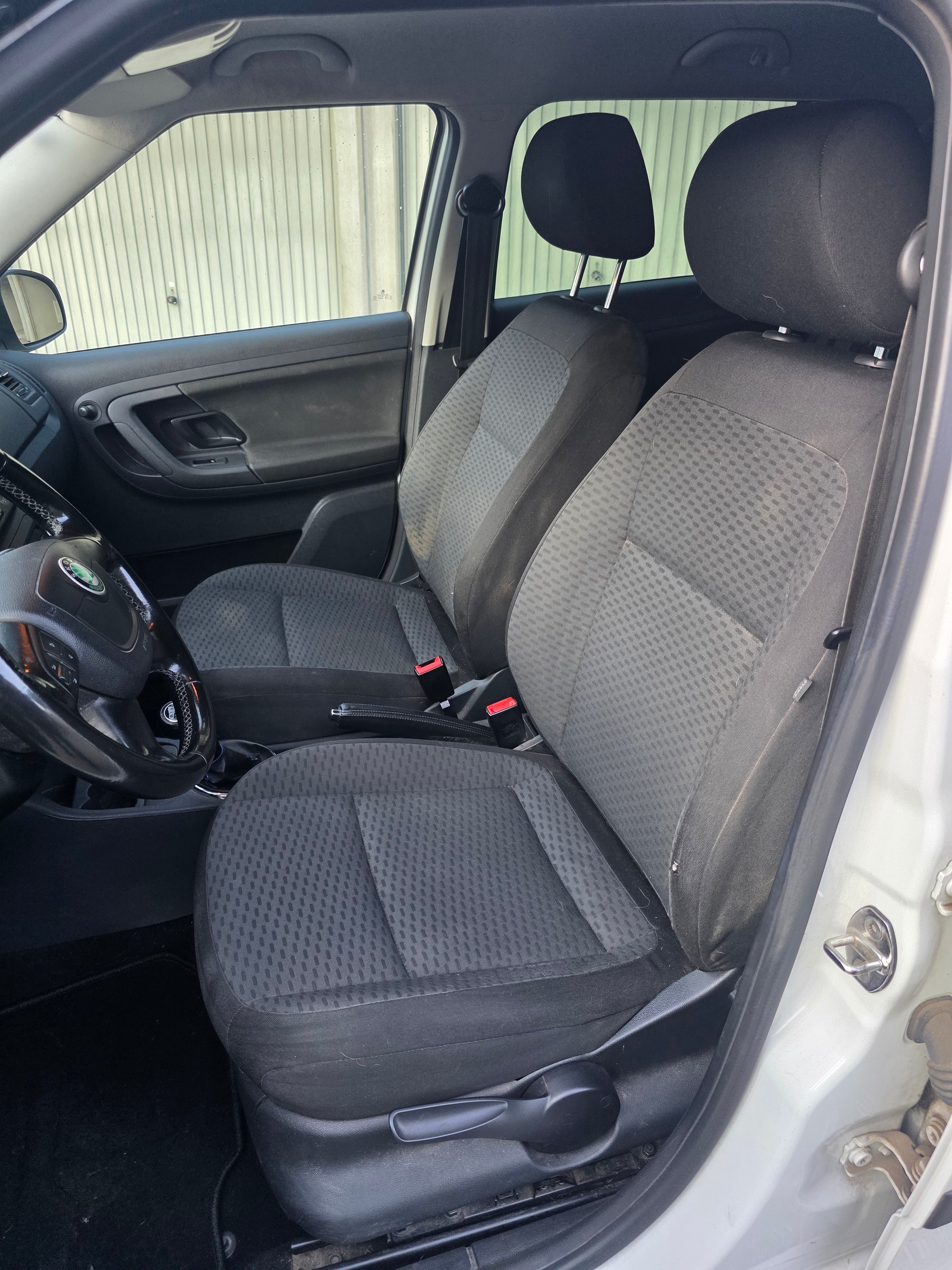SKODA Fabia 1.6 TDI Ambiente-image-9
