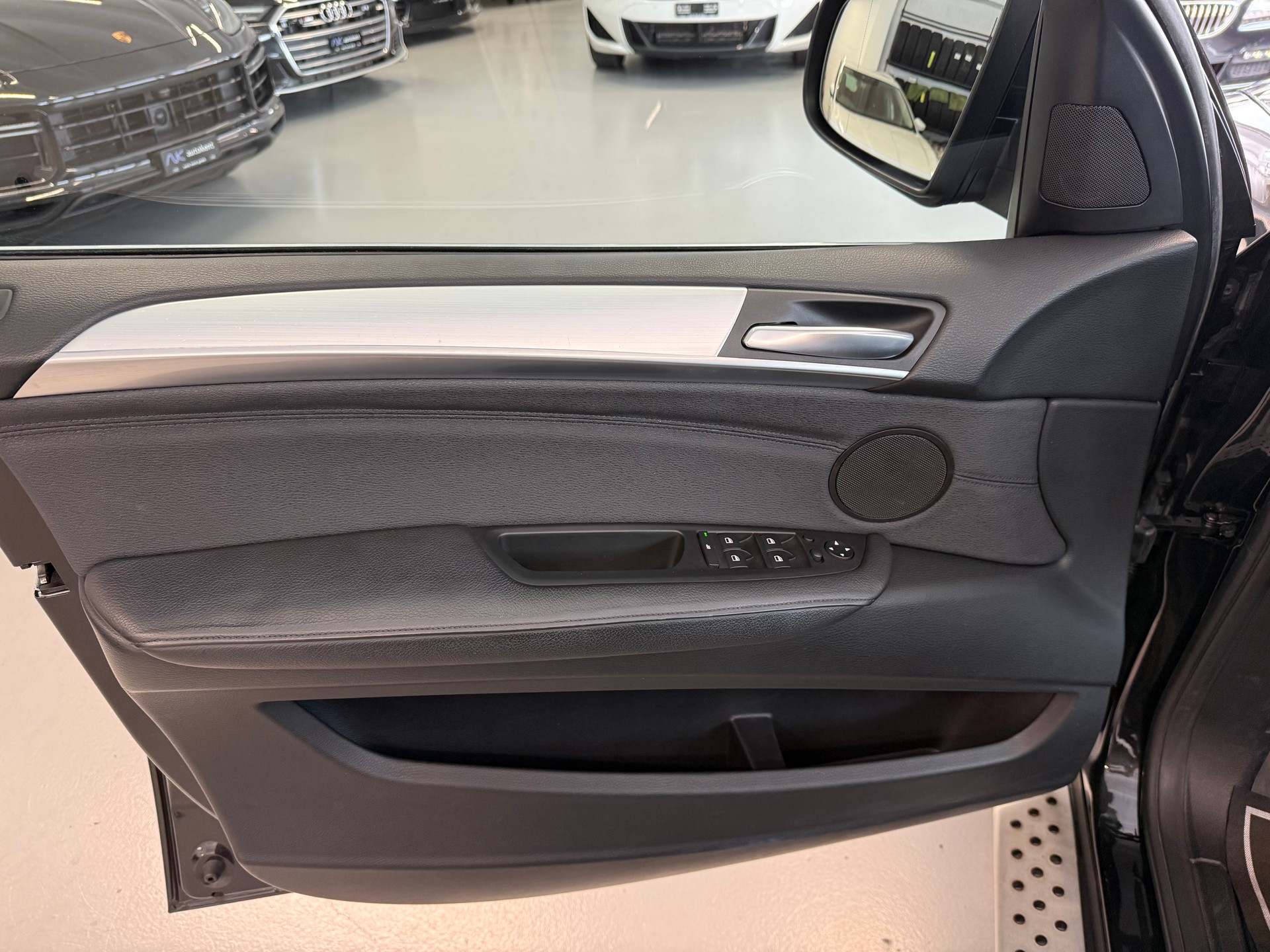 BMW X5 xDrive 35i Steptronic-image-12