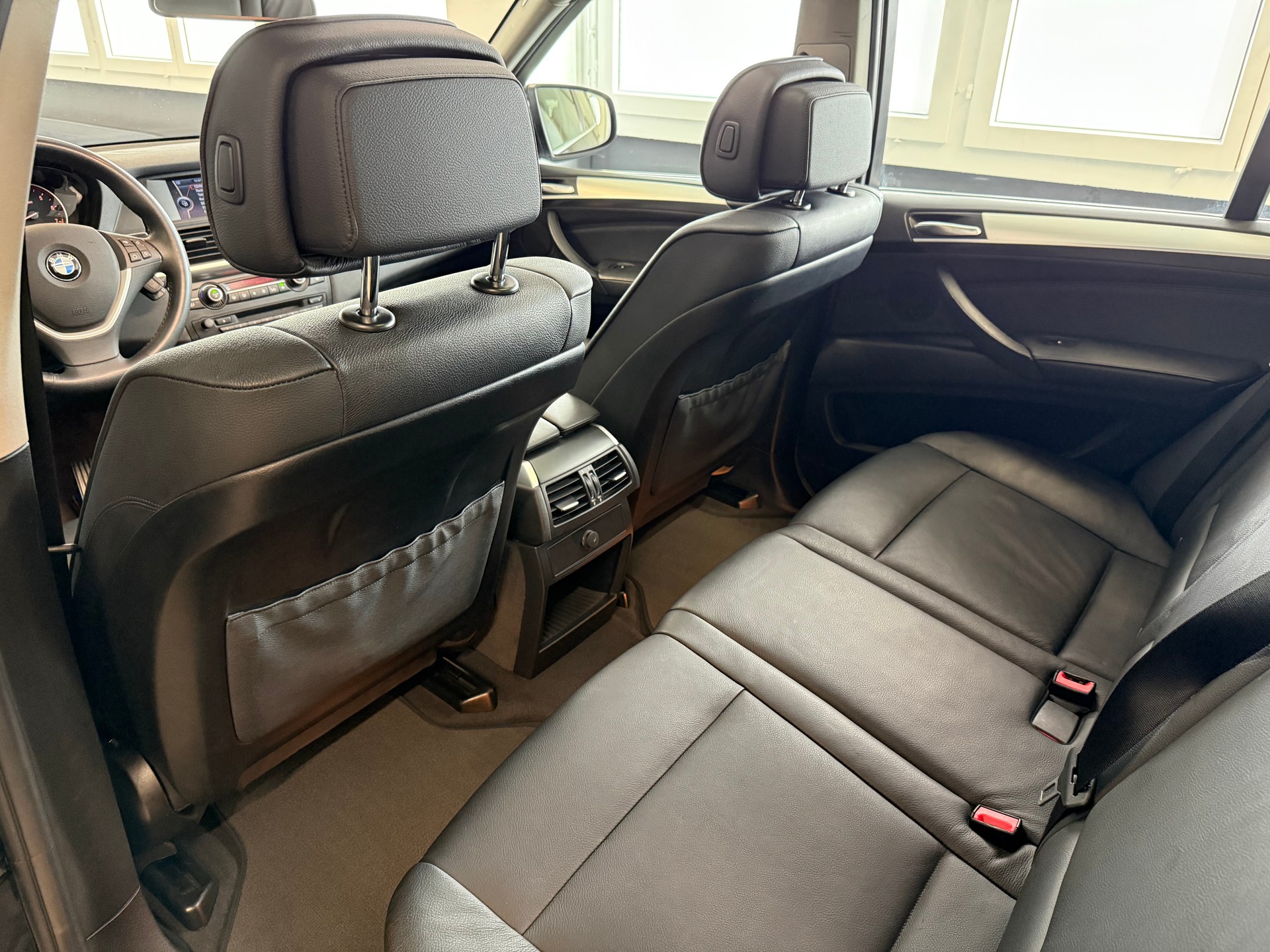 BMW X5 xDrive 35i Steptronic-image-16