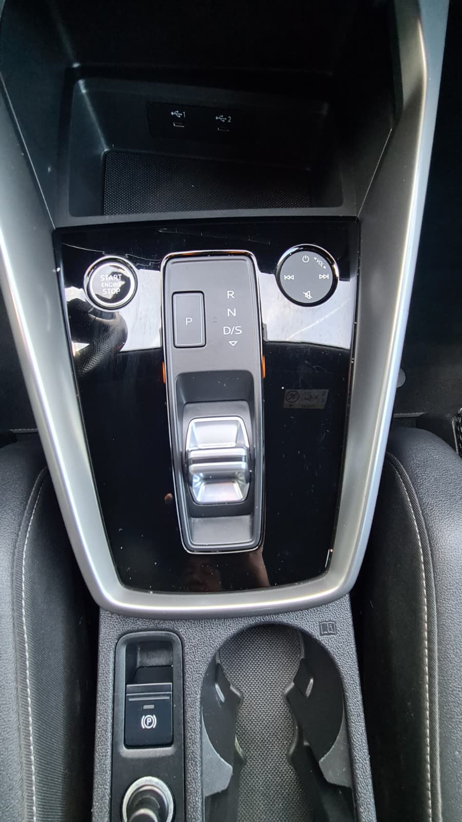 AUDI A3 Sportback 40 TDI S line S-tronic quattro ** 200 PS ** Teil-Leder ** Gr-Navi ** RF-Kamera ** Abstandsregelsysteme **-image-12