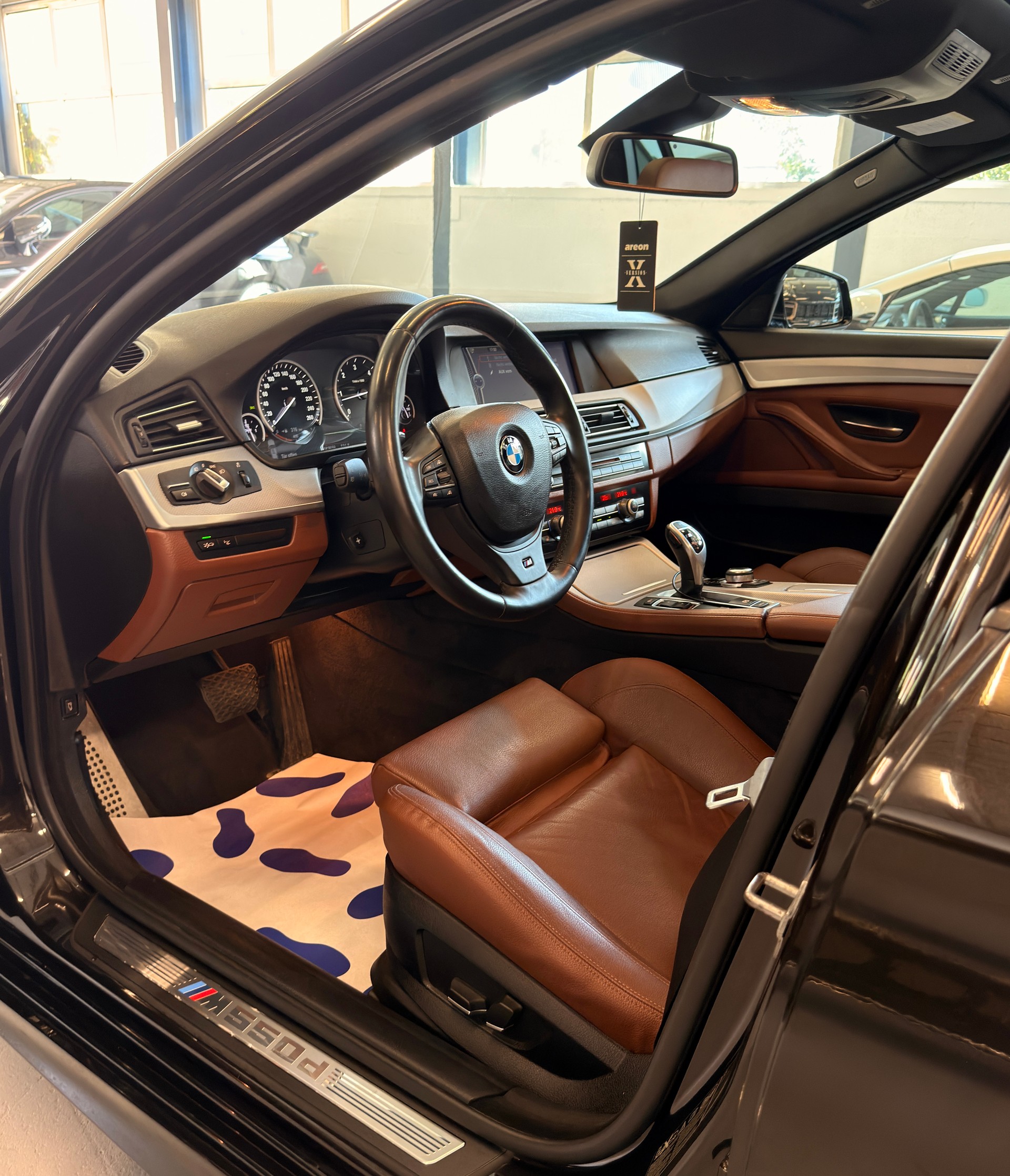 BMW M550d xDrive Touring Steptronic-image-6
