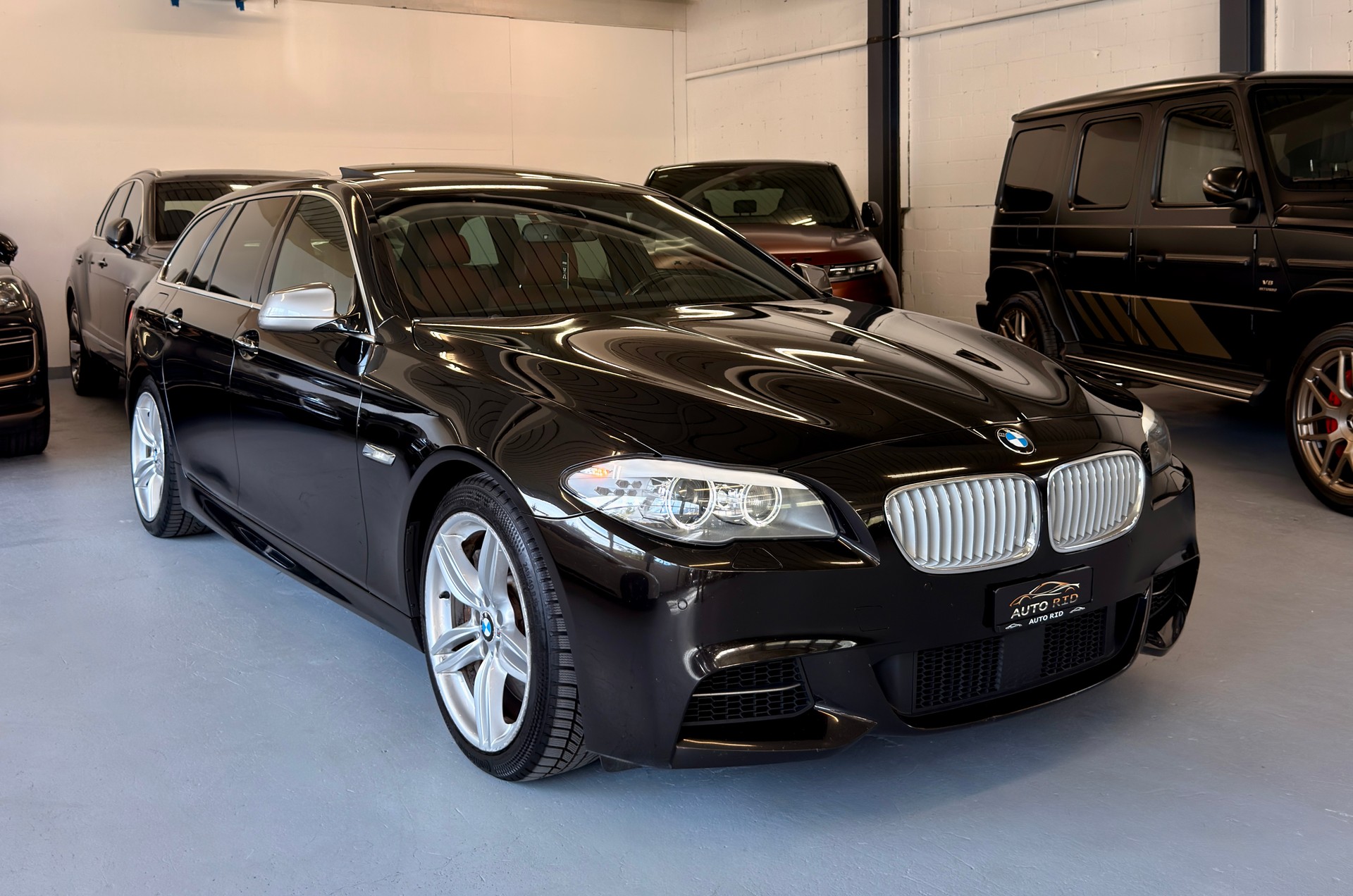 BMW M550d xDrive Touring Steptronic-image-0