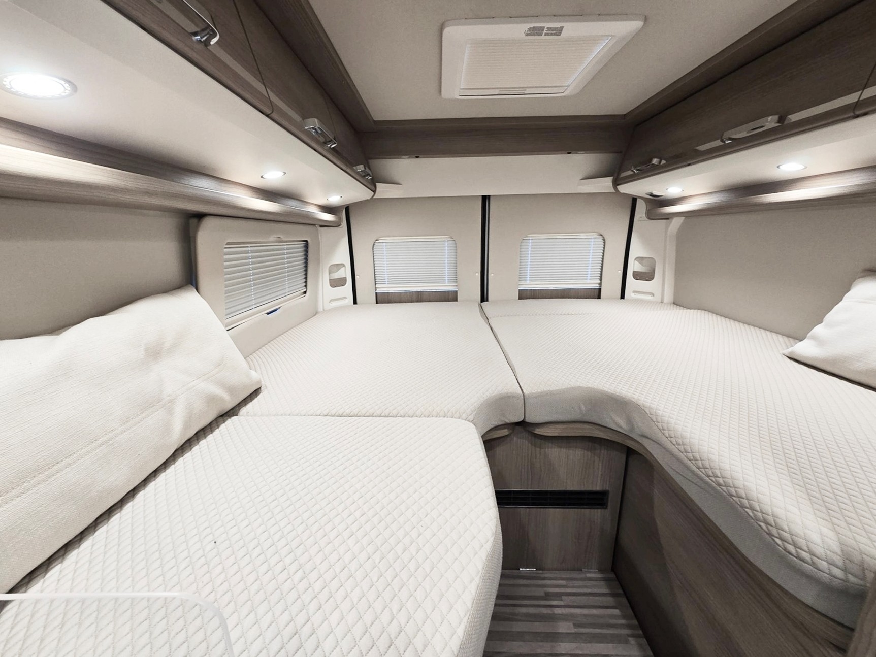 CARTHAGO MALIBU VAN 640 LE RB CHARMING 2,3 DIESEL 9G-AUTOMAT FIAT DUCATO MJ 160