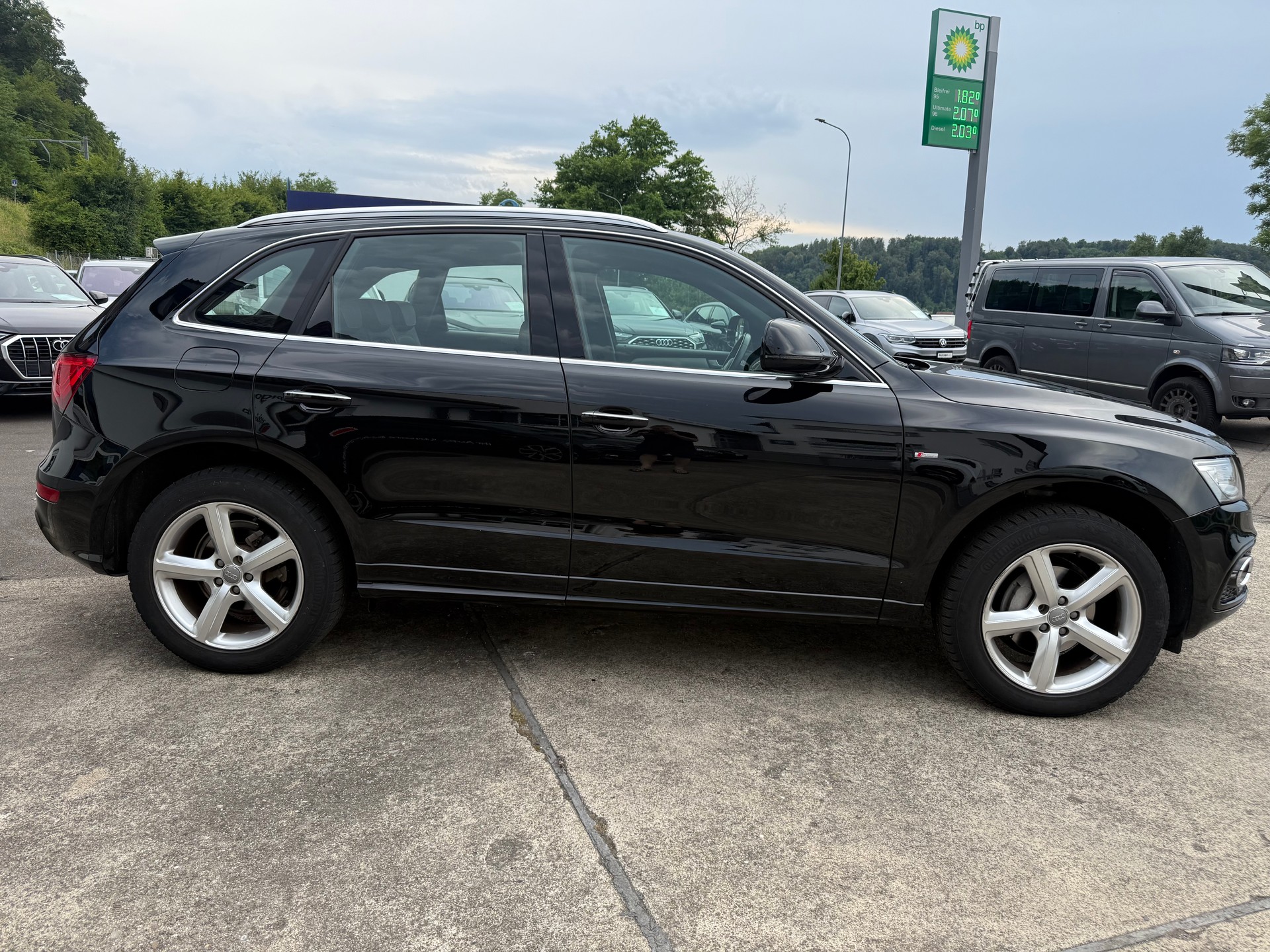 AUDI Q5 2.0 TDI quattro S-tronic-image-3