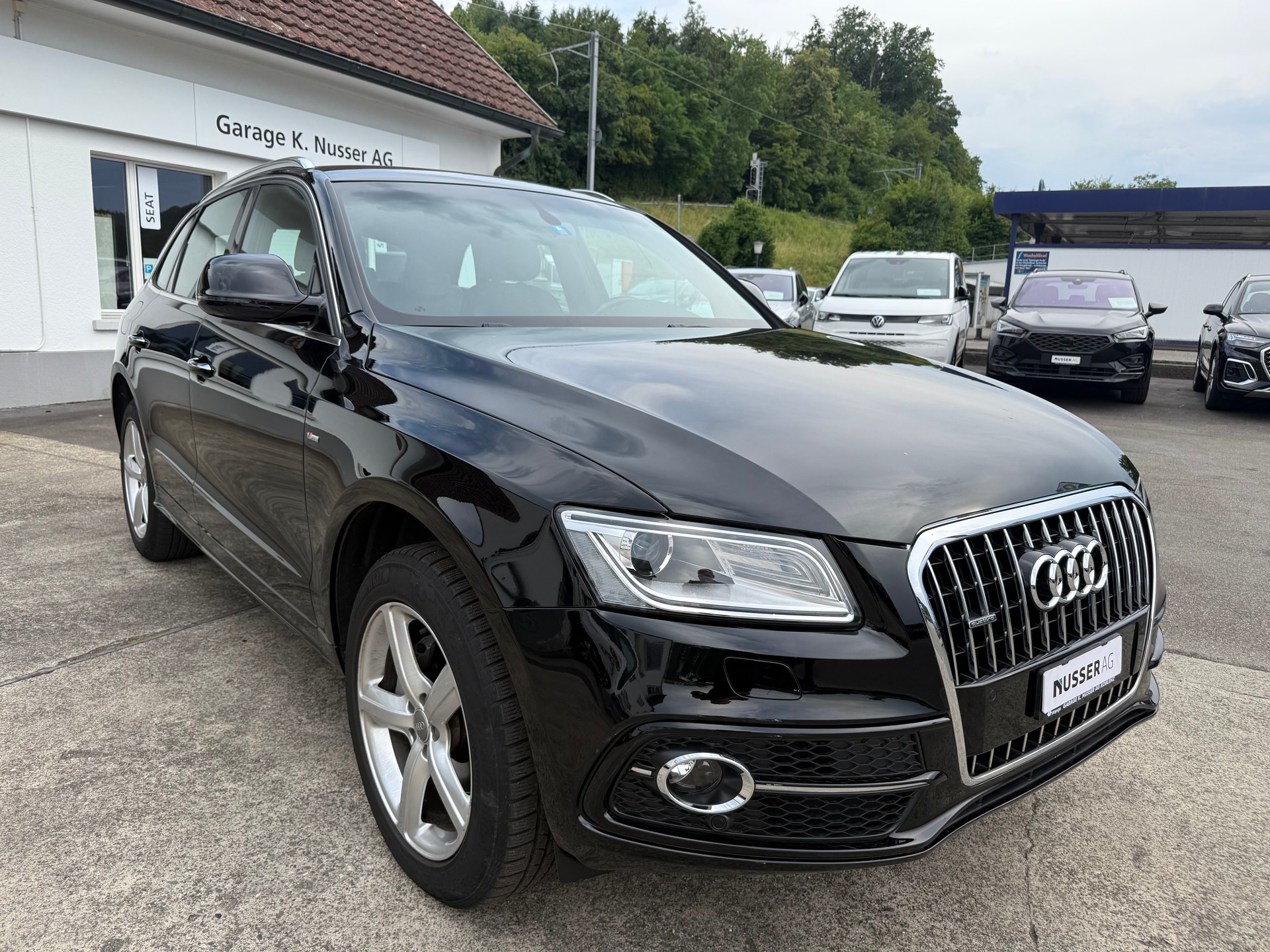 AUDI Q5 2.0 TDI quattro S-tronic-image-2