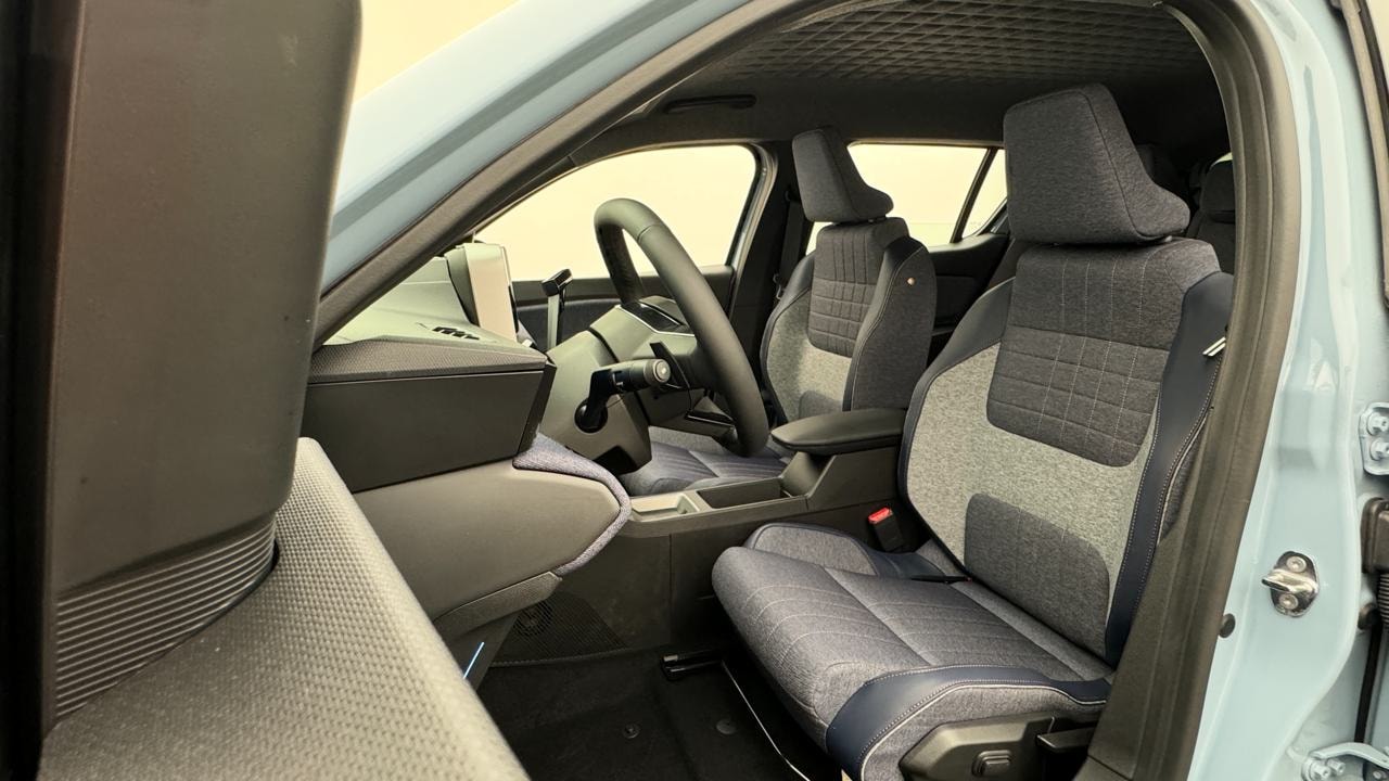 RENAULT R4 E-Tech Comfort Range 52 kWh Techno-image-4