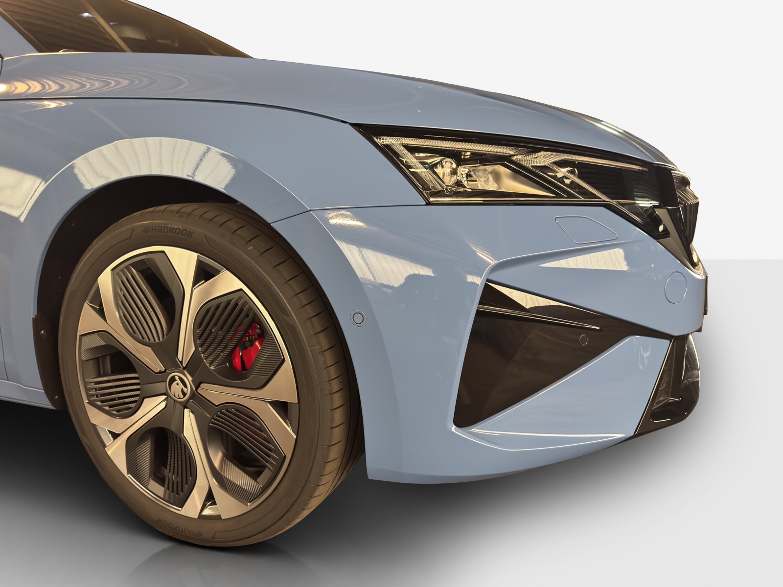SKODA Octavia Combi 2.0 TSI DSG RS 30 Years Edition-image-15