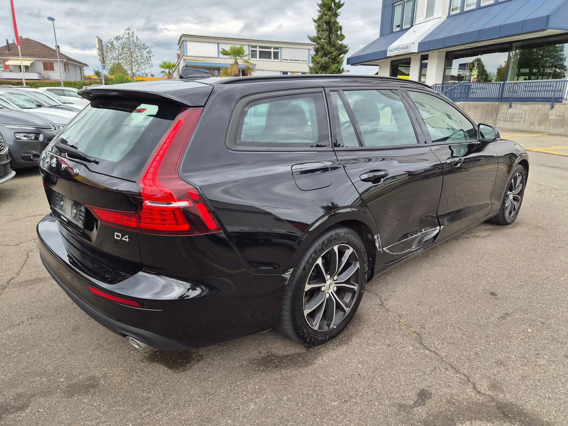 VOLVO V60 D4 Geartronic-image-1