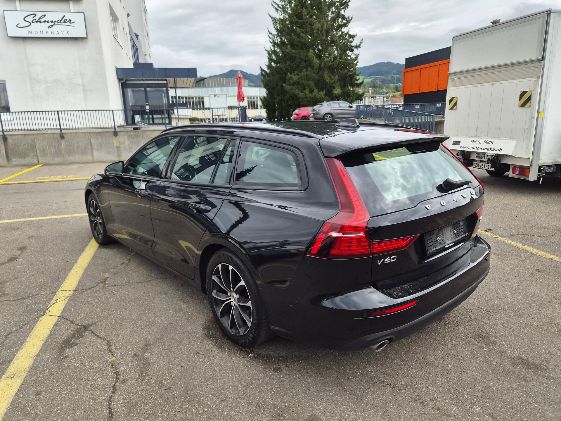 VOLVO V60 D4 Geartronic-image-4