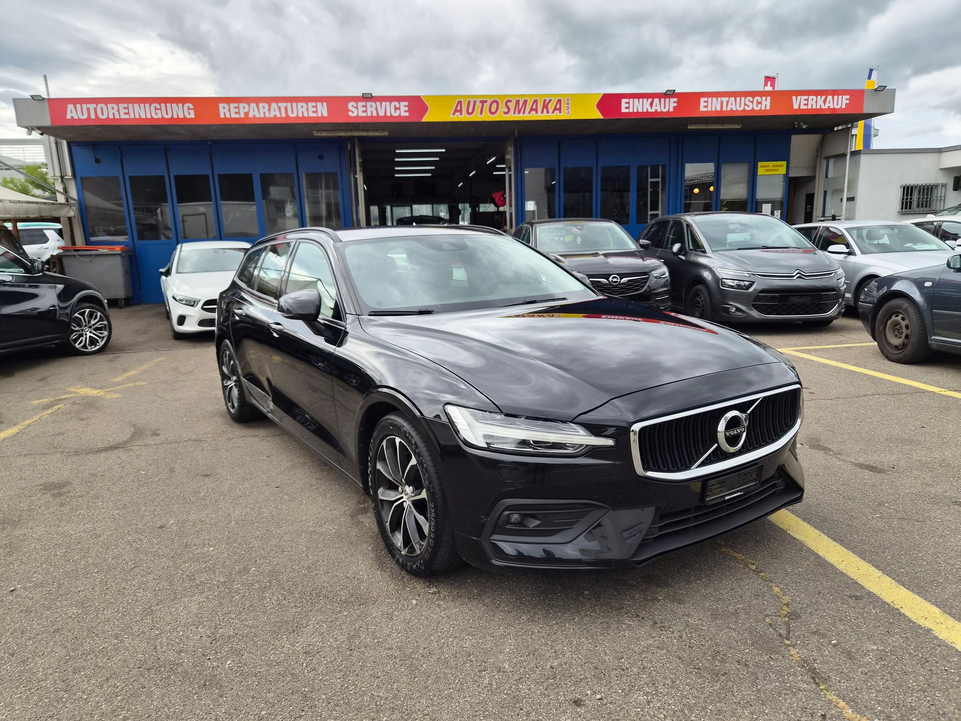 VOLVO V60 D4 Geartronic-image-0