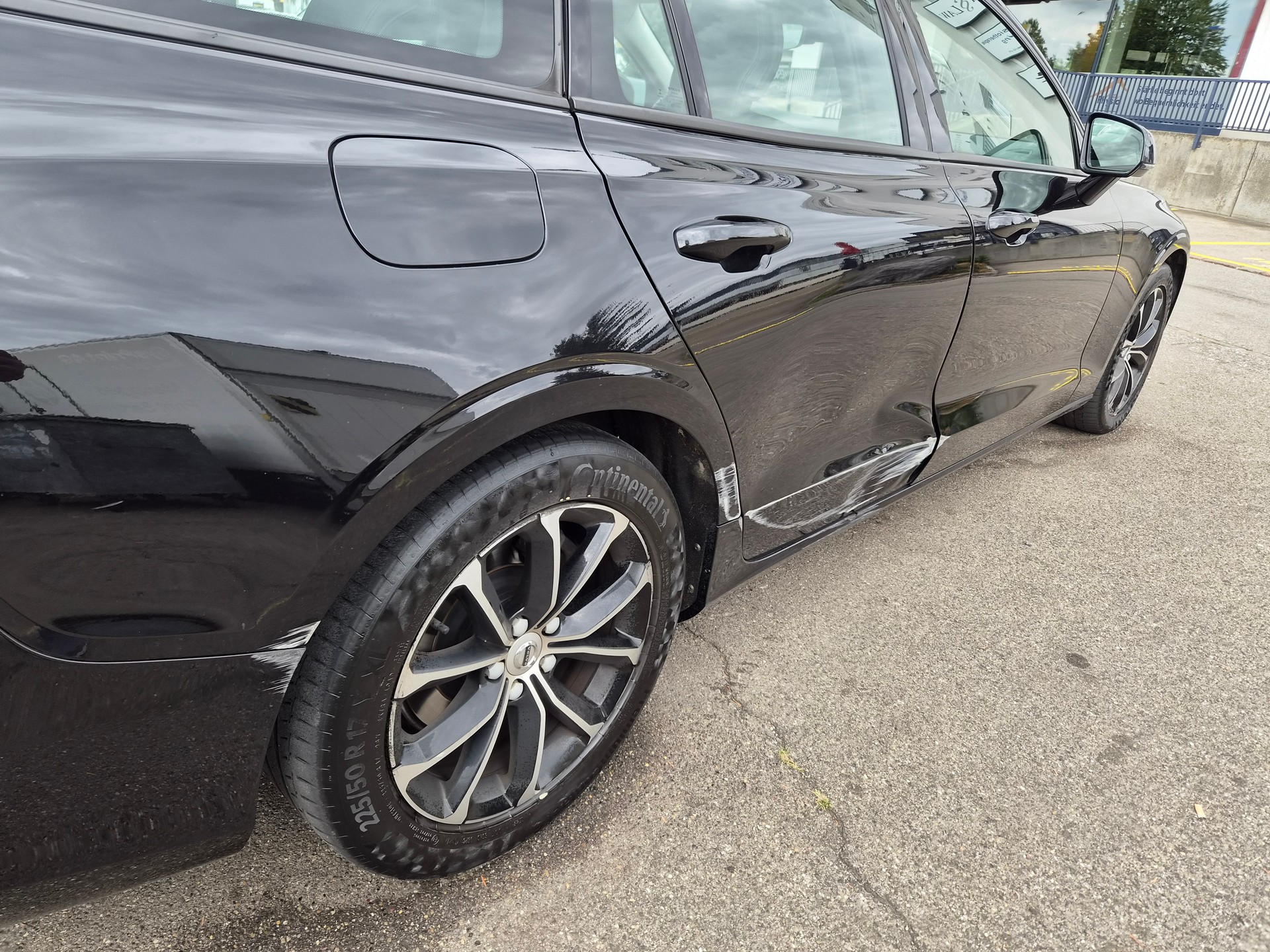 VOLVO V60 D4 Geartronic-image-2