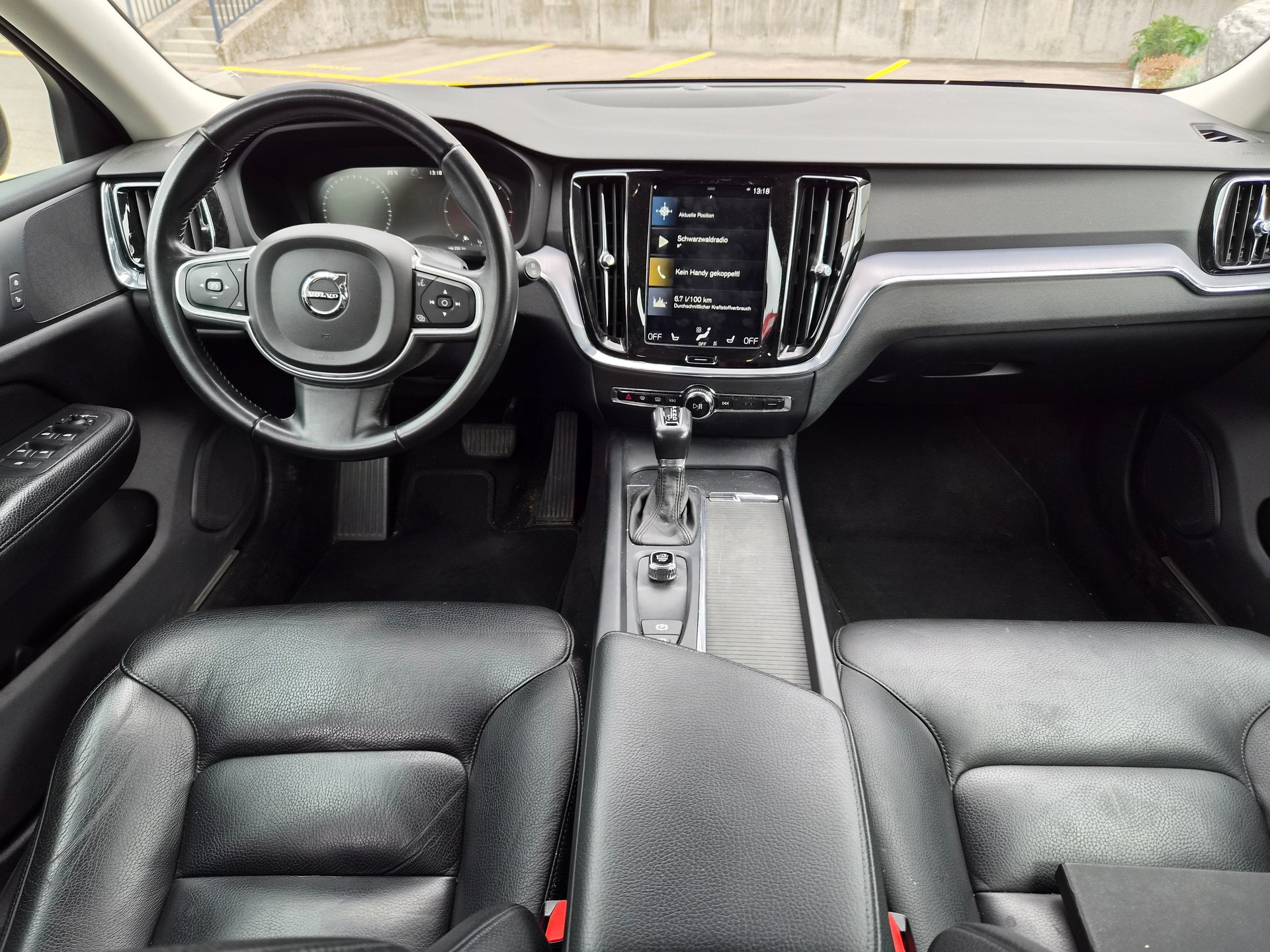 VOLVO V60 D4 Geartronic-image-10