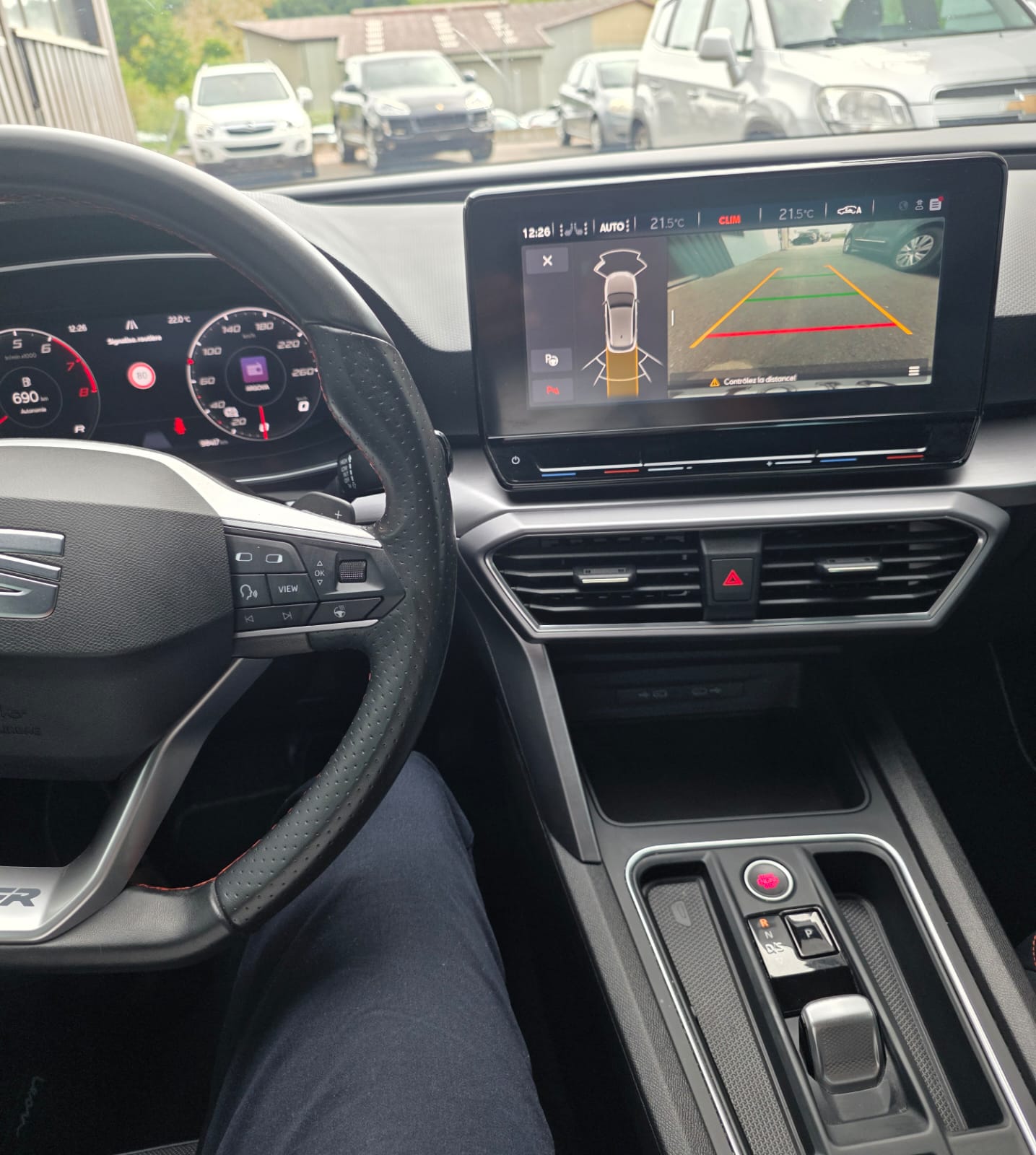 SEAT Leon 1.5 eTSI mHEV DSG FR-image-3