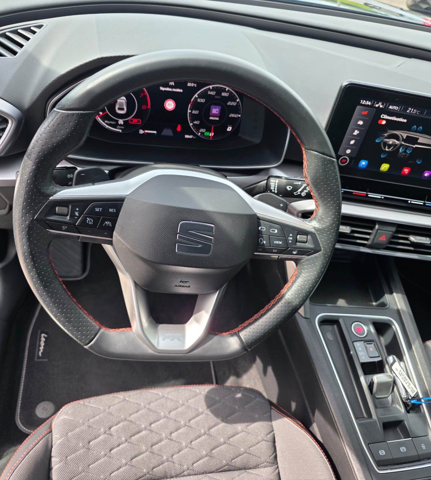 SEAT Leon 1.5 eTSI mHEV DSG FR-image-7