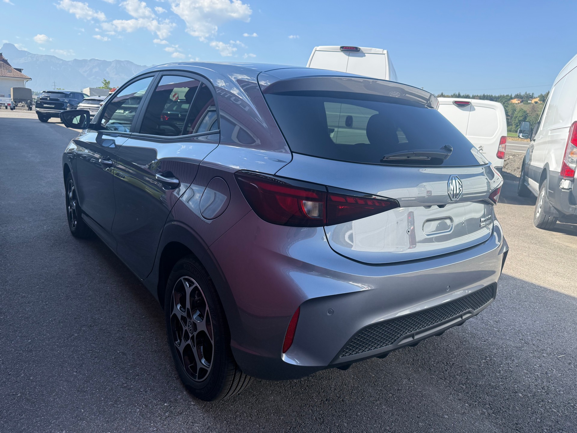 MG 3 1.5 Hybrid Luxury Aut.-image-1
