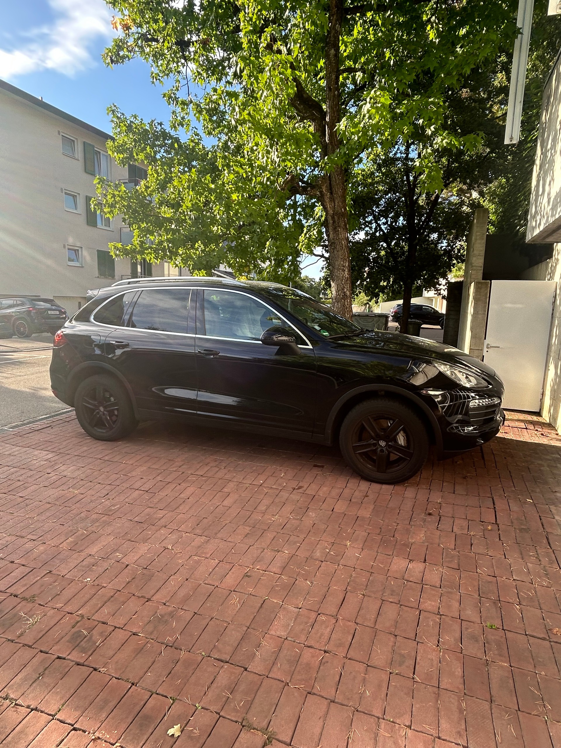 PORSCHE CAYENNE-image-5