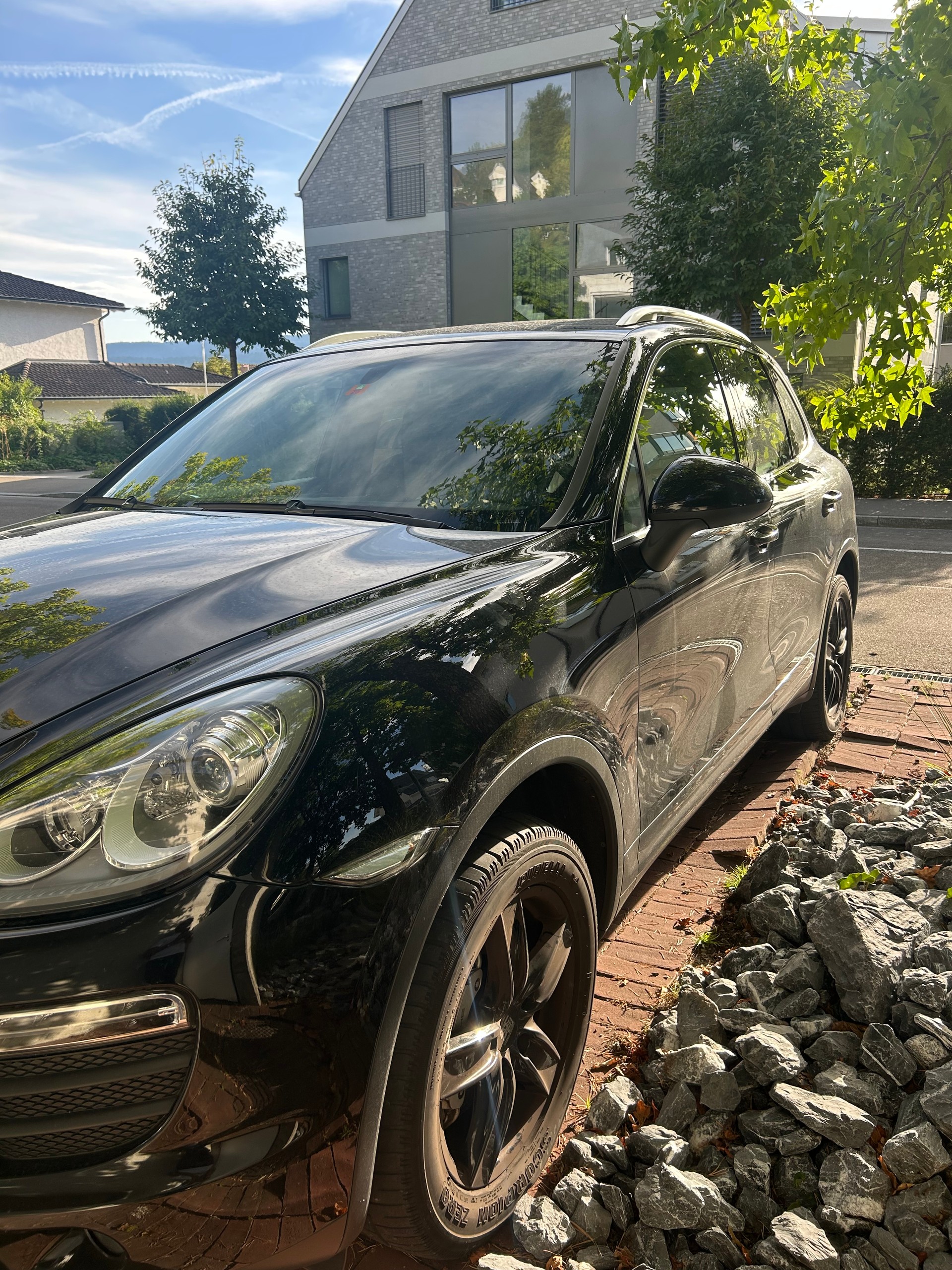 PORSCHE CAYENNE-image-0