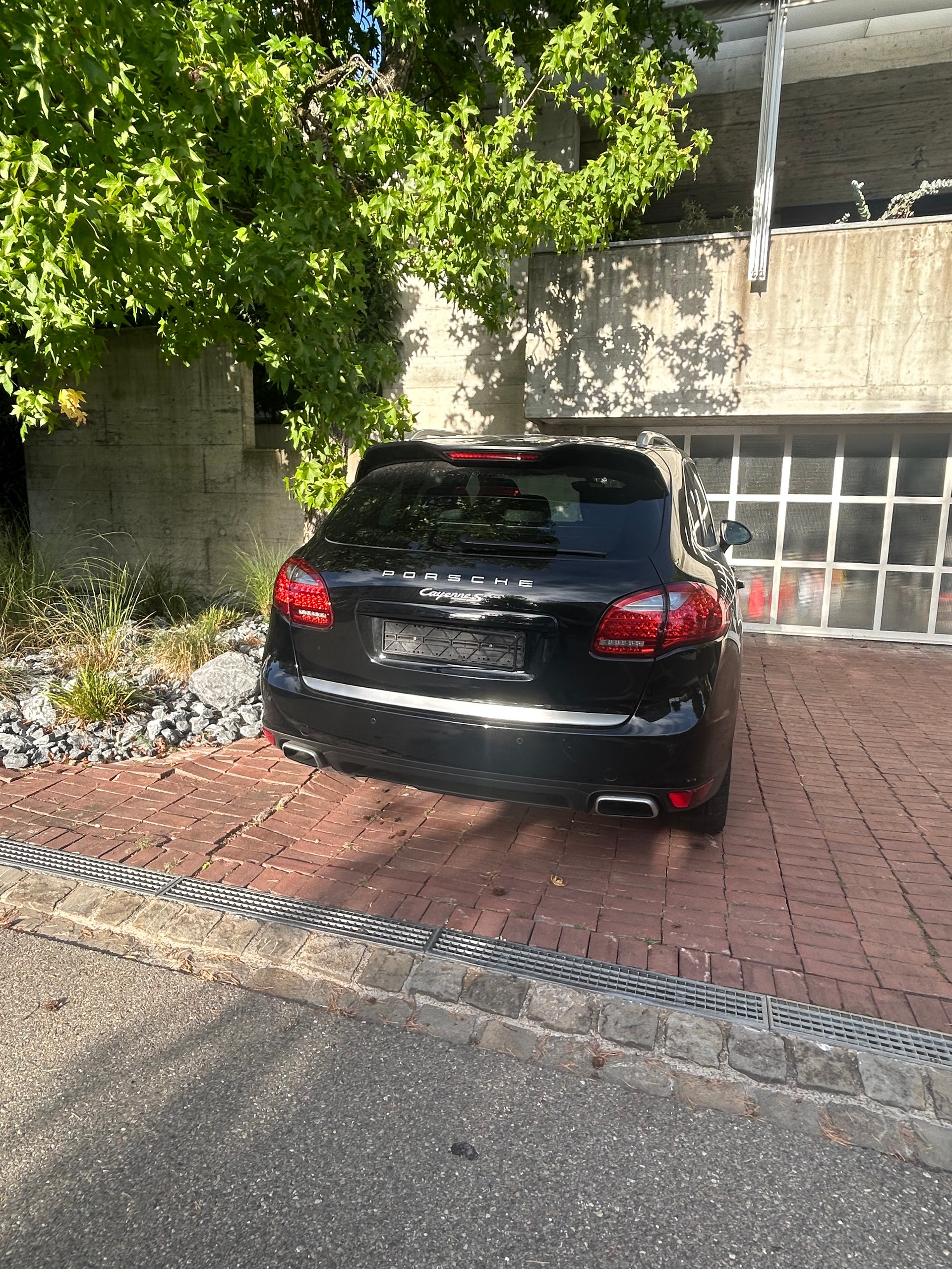 PORSCHE CAYENNE-image-4
