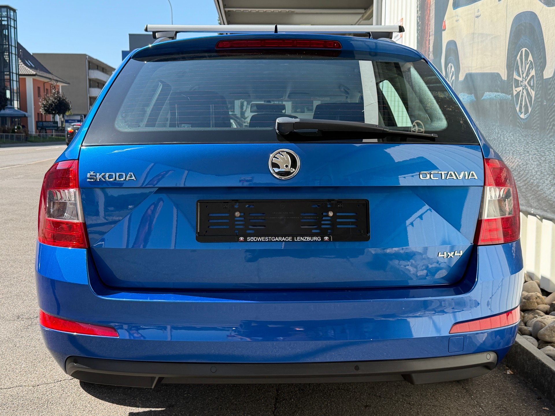 SKODA Octavia Combi 2.0 TDI Ambition 4x4-image-5