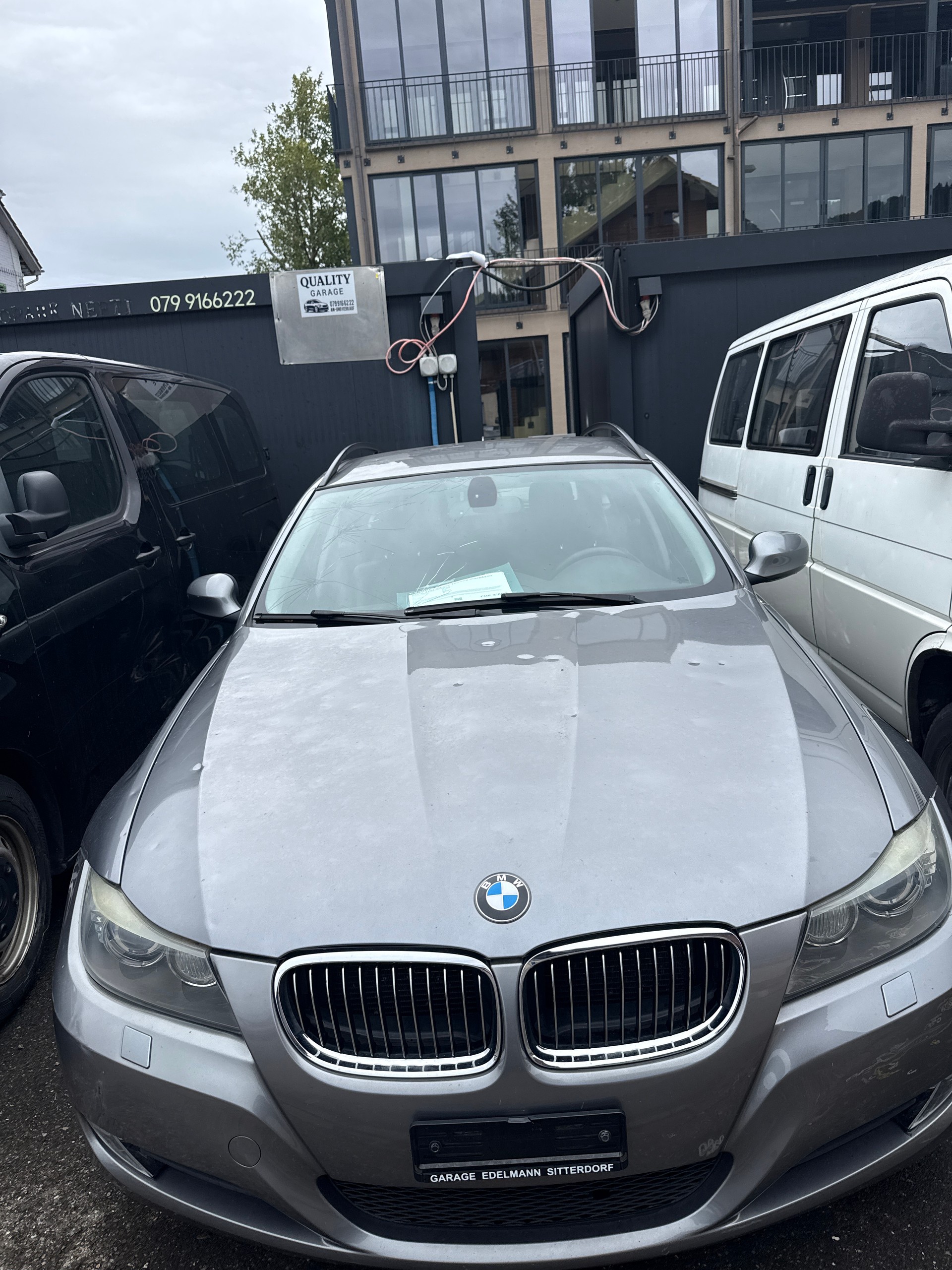 BMW 325i xDrive Touring Steptronic-image-0