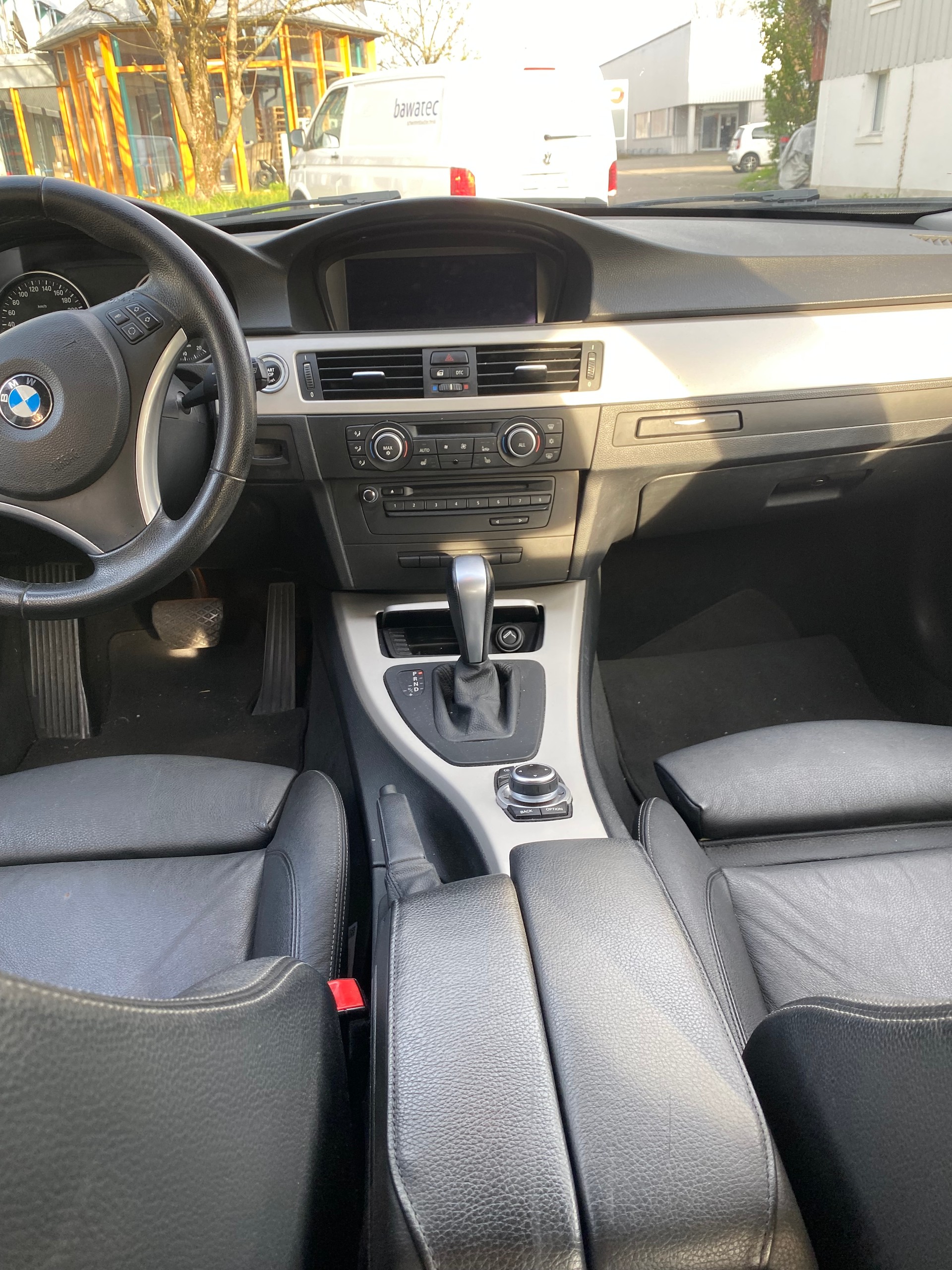 BMW 325i xDrive Touring Steptronic-image-4