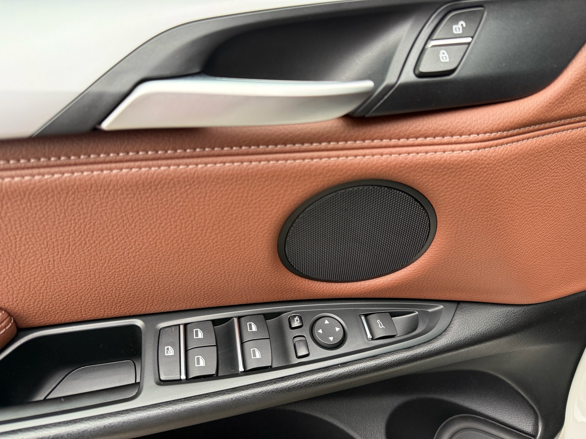 BMW X5 xDrive 35i Steptronic | CH | Leder Braun | Panorama | -image-12