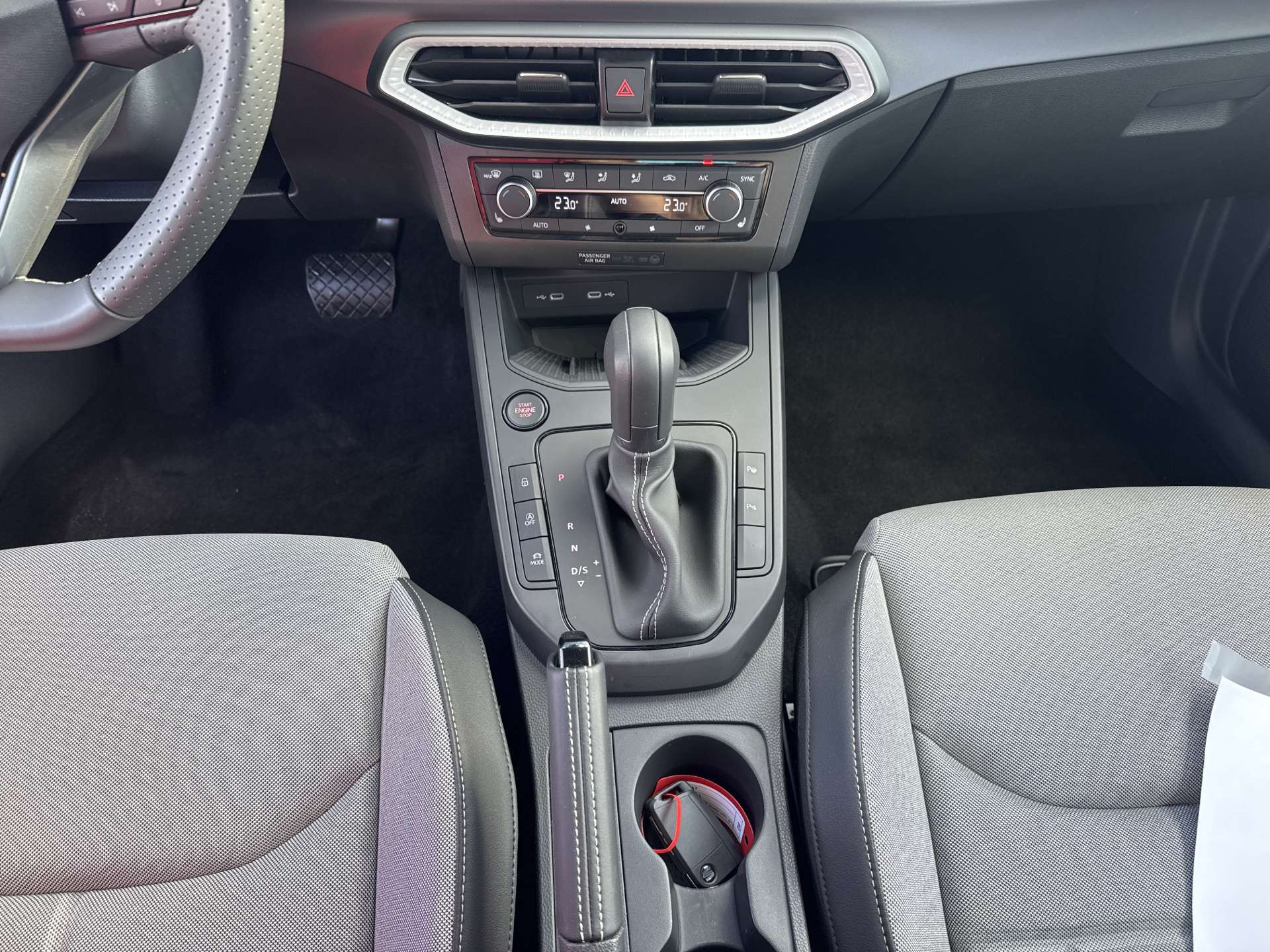 SEAT Arona 1.5 Eco TSi FR DSG-Automat-image-11