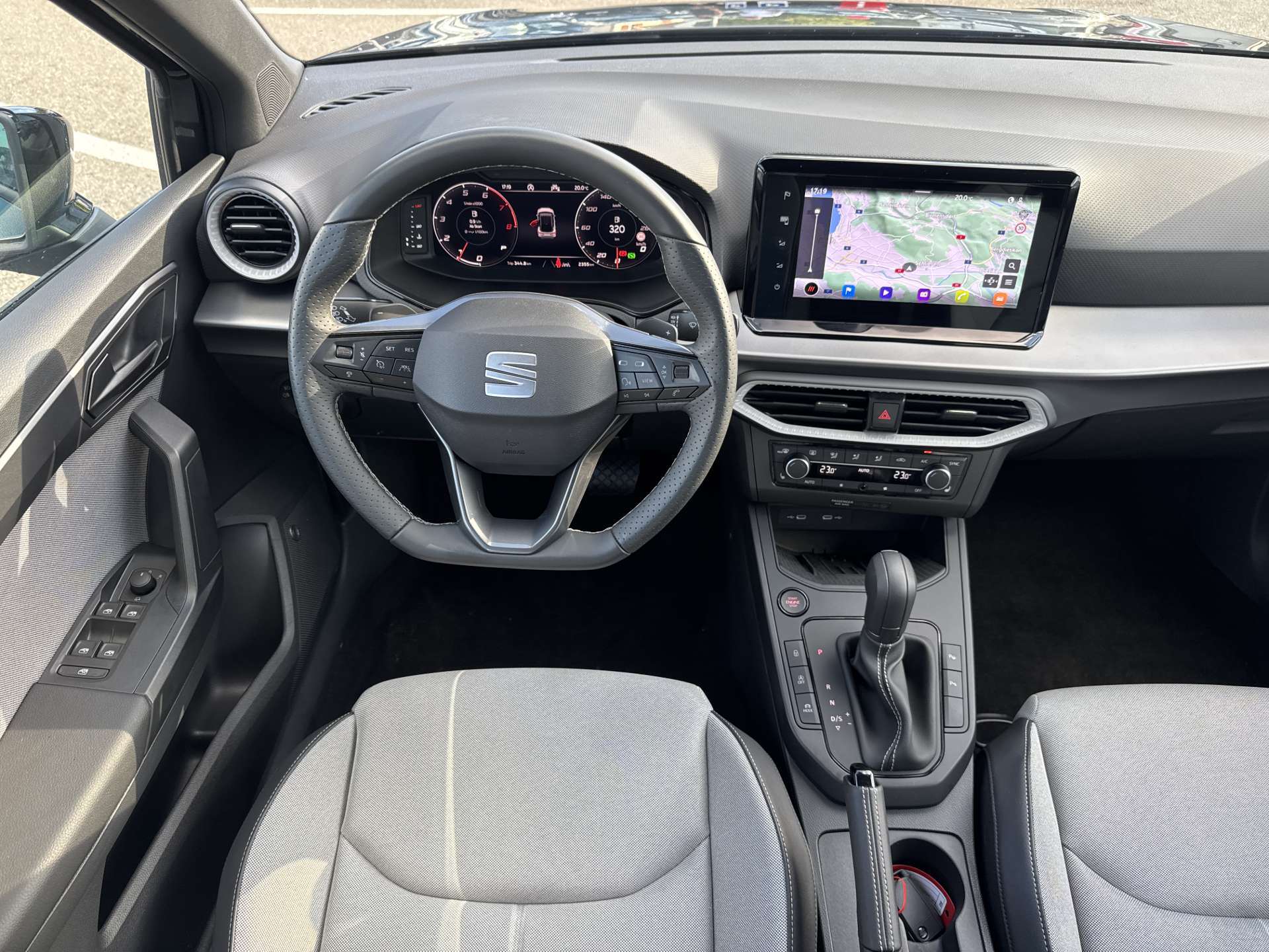 SEAT Arona 1.5 Eco TSi FR DSG-Automat-image-4