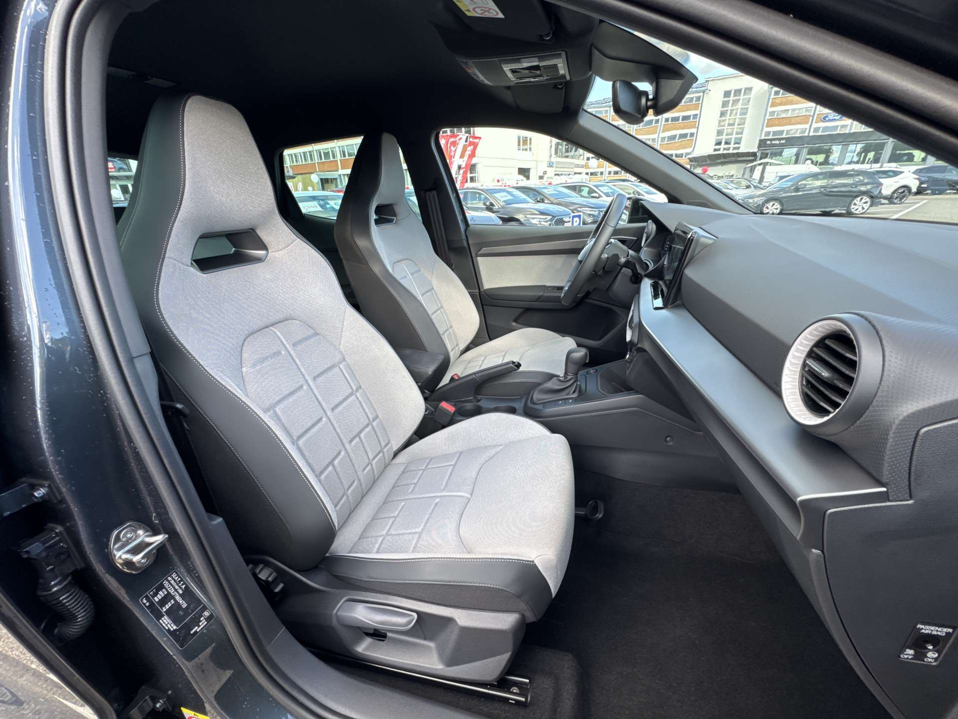 SEAT Arona 1.5 Eco TSi FR DSG-Automat-image-12