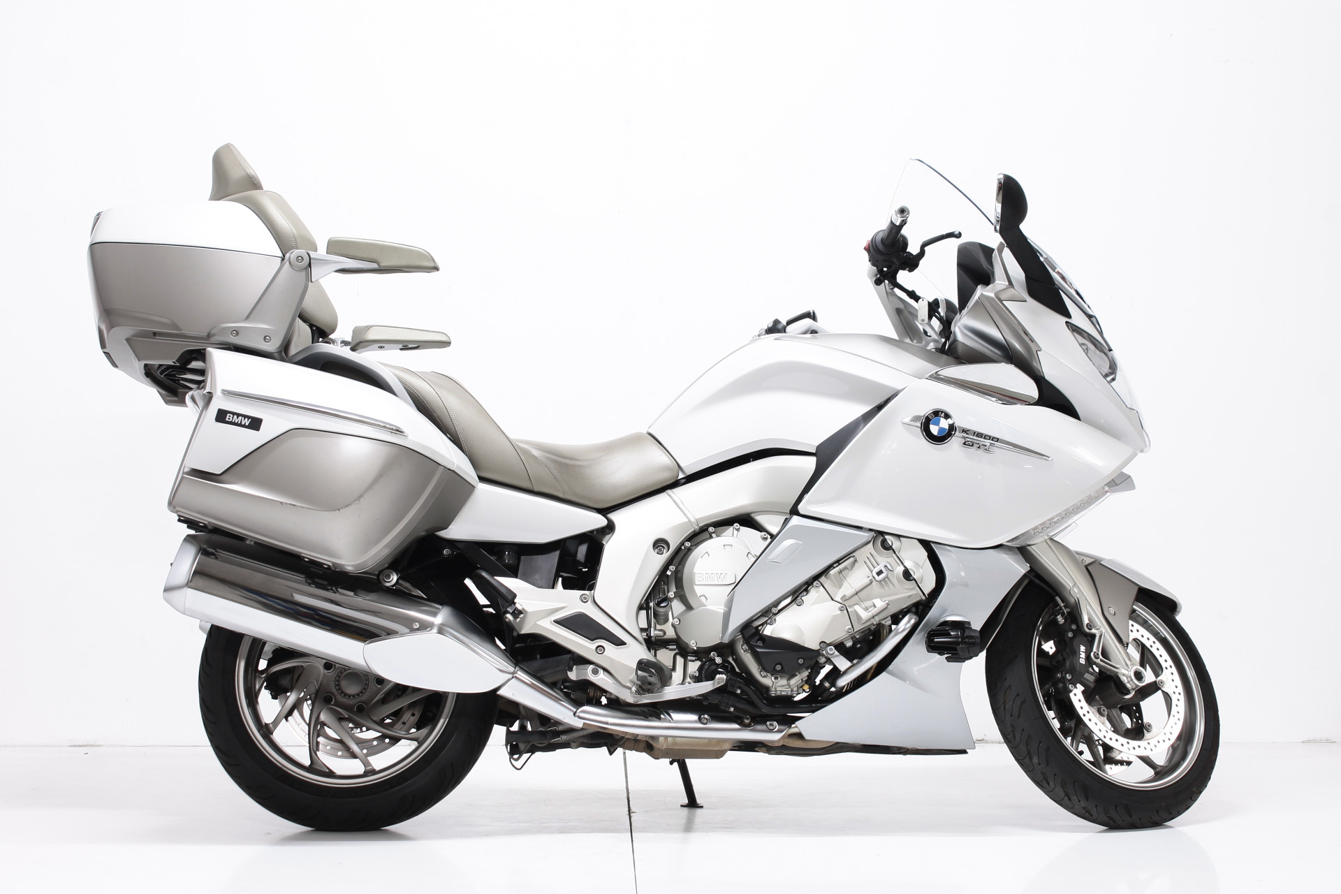 BMW K 1600 GTL Exclusive-showroom-element-1