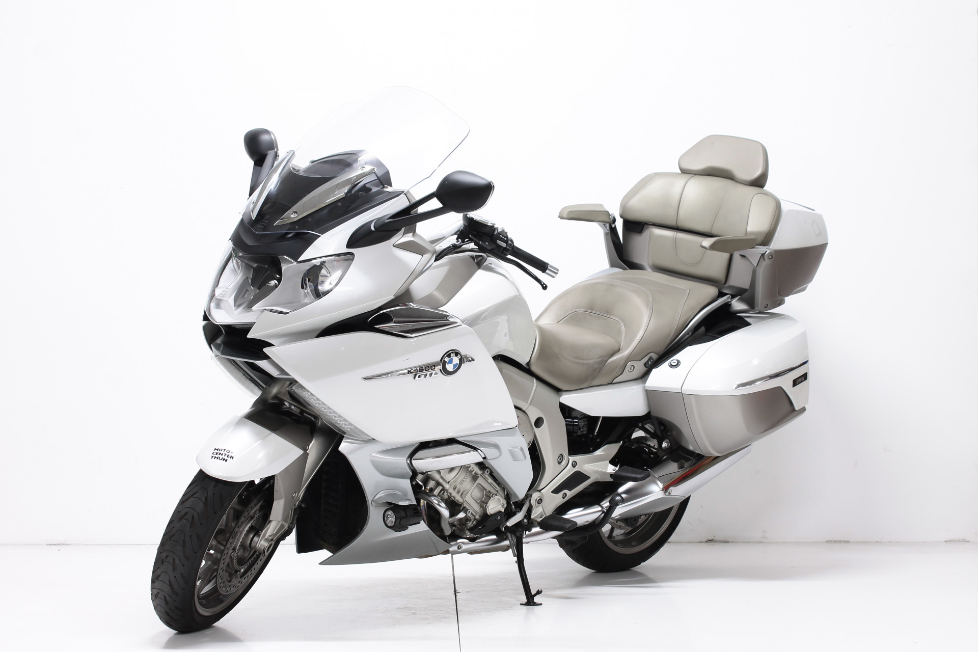 BMW K 1600 GTL Exclusive-showroom-element-3