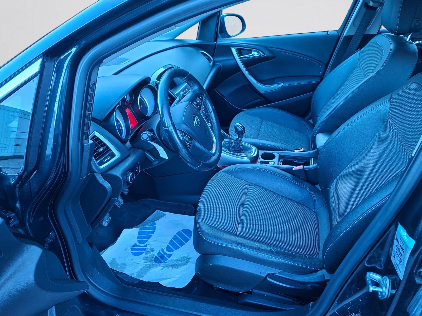 OPEL Astra 1.6i 16V Turbo Automatic-image-10