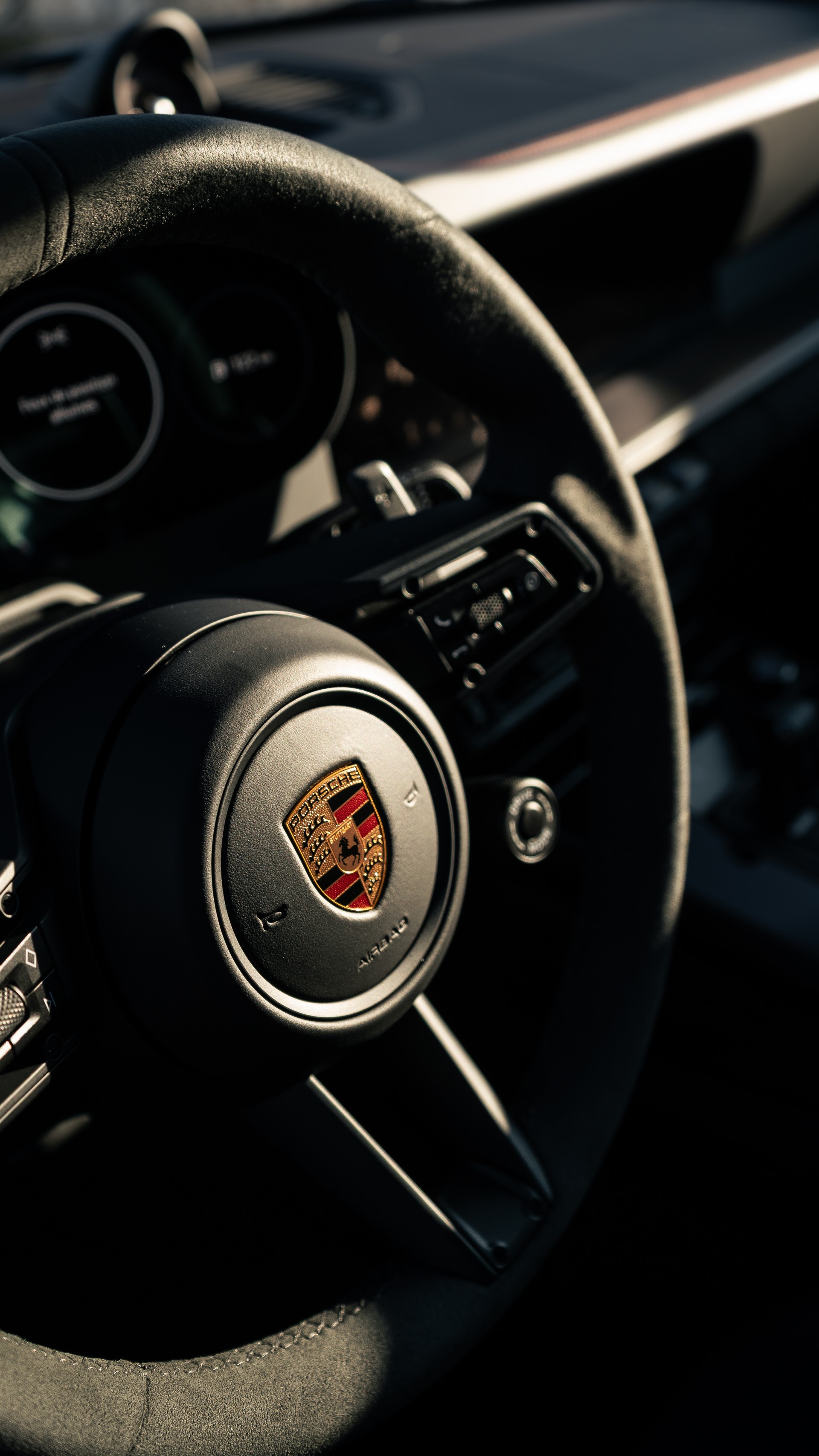PORSCHE Targa 4 GTS-image-2