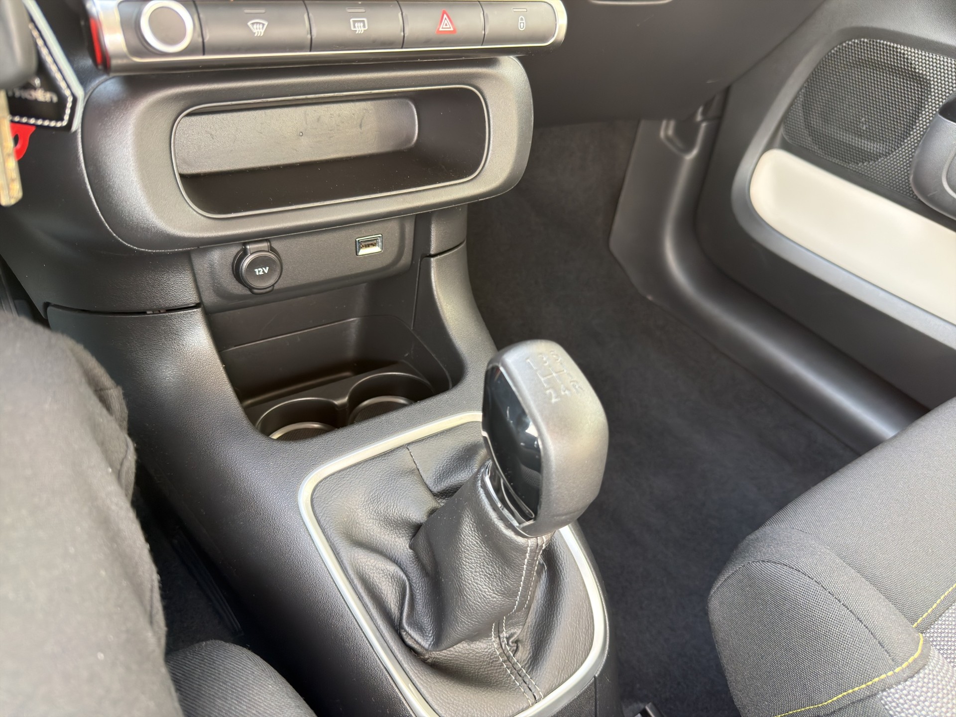 CITROEN C3 1.2 Swiss Edition+-image-10