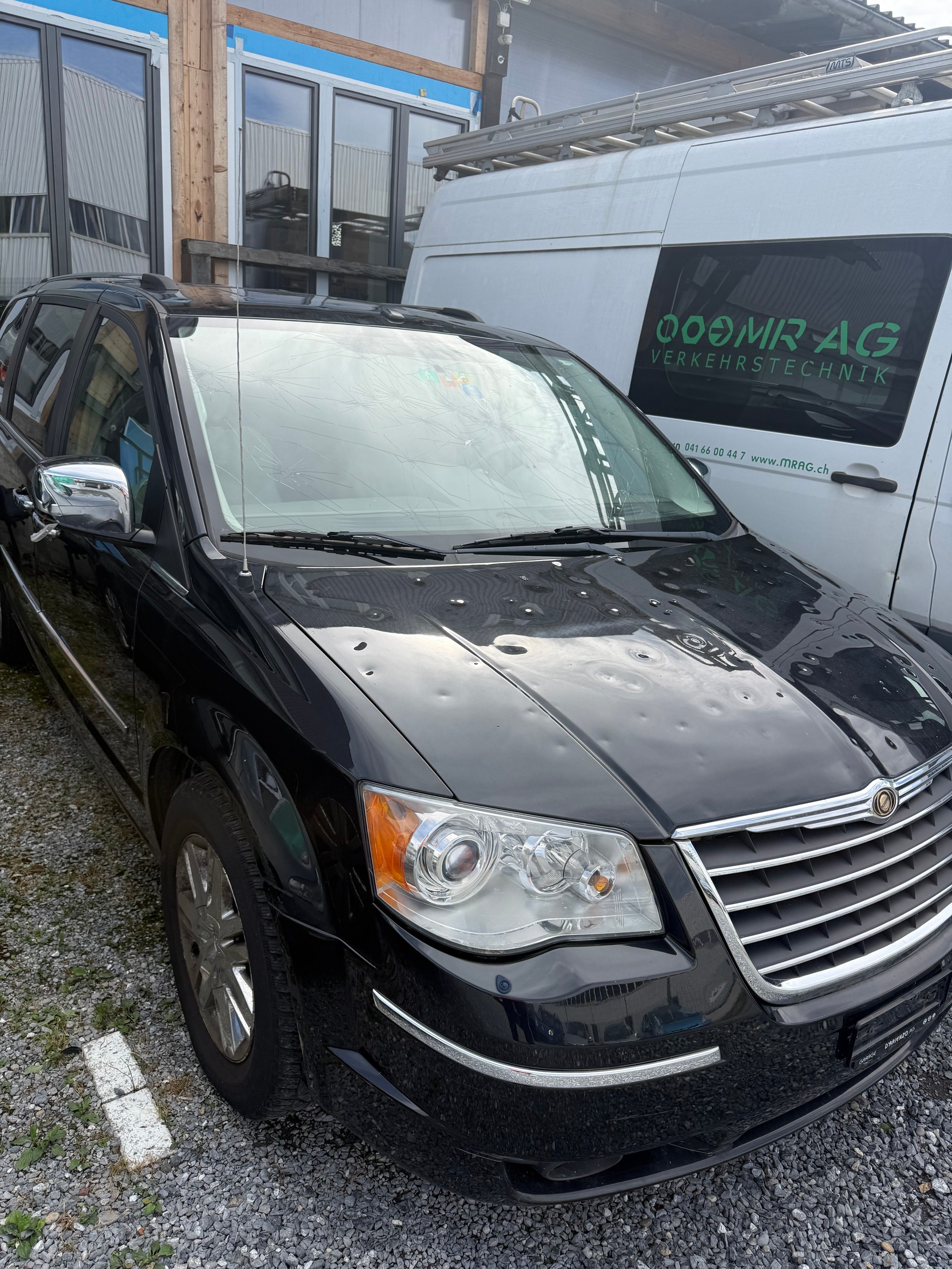 CHRYSLER Tön& Country 4.0 l Benziner-image-10