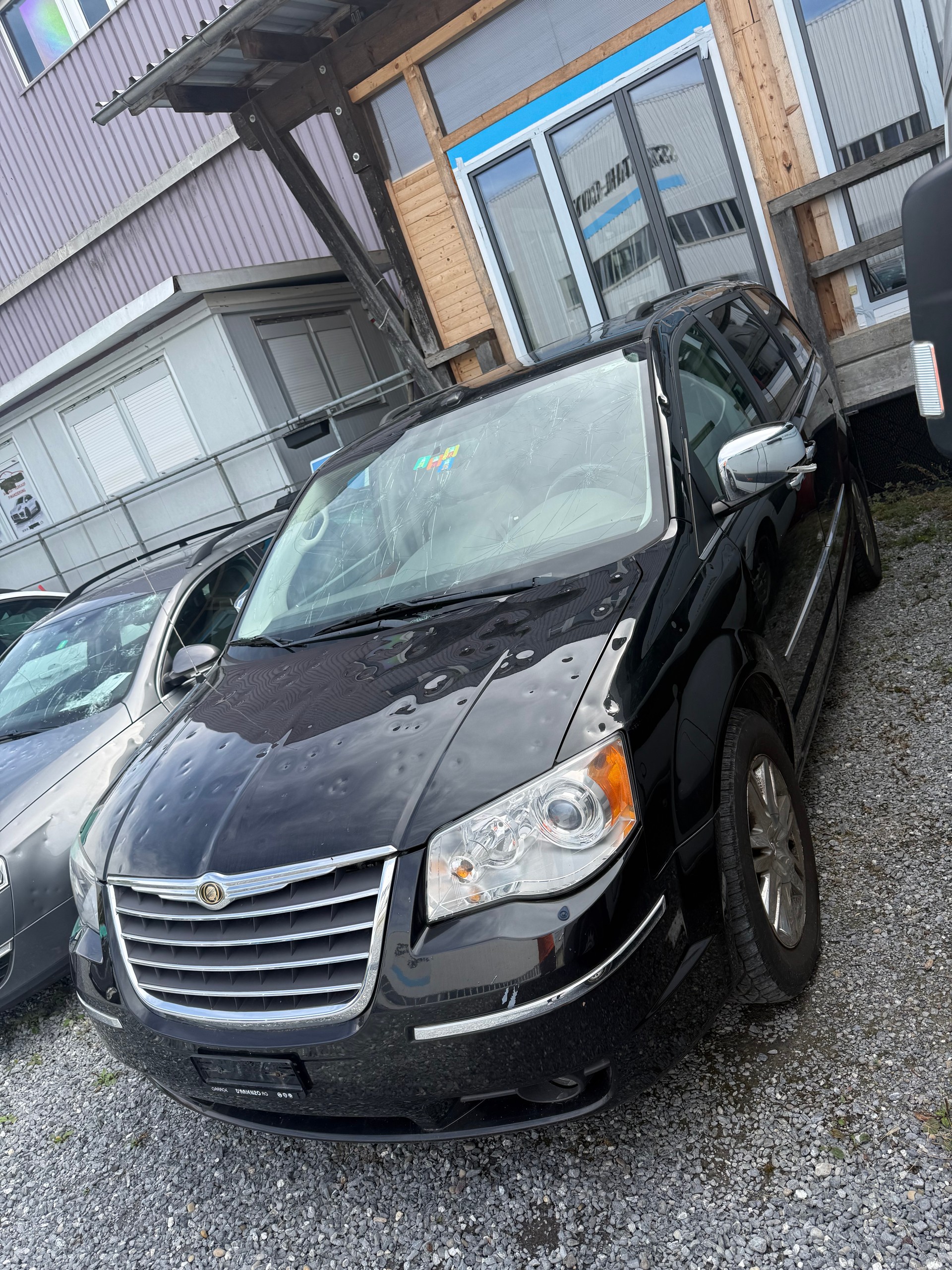 CHRYSLER Tön& Country 4.0 l Benziner-image-9
