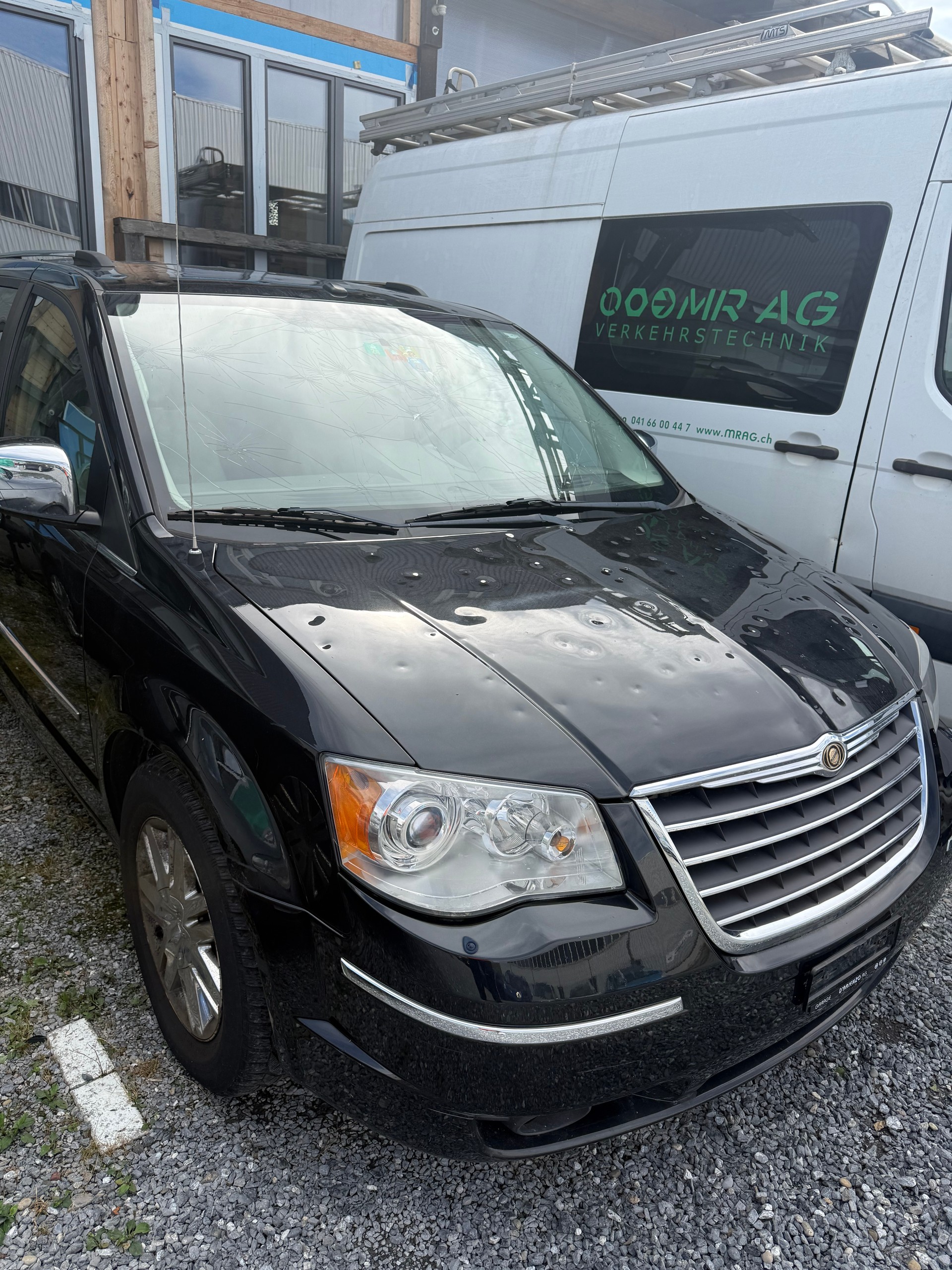 CHRYSLER Tön& Country 4.0 l Benziner-image-8