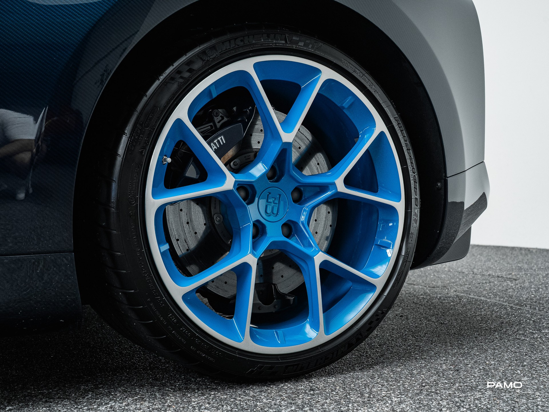 BUGATTI CHIRON-image-14