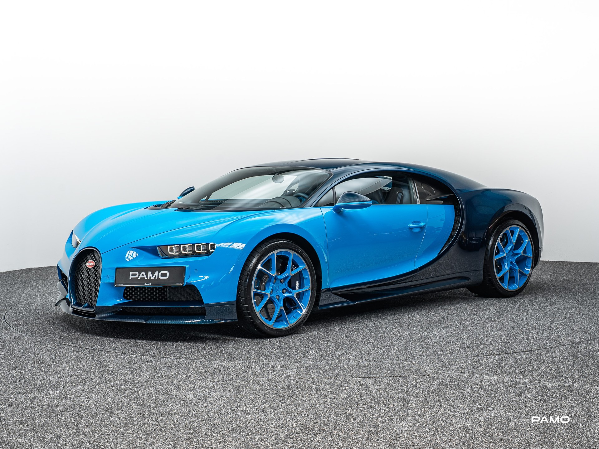 BUGATTI CHIRON-showroom-element-2