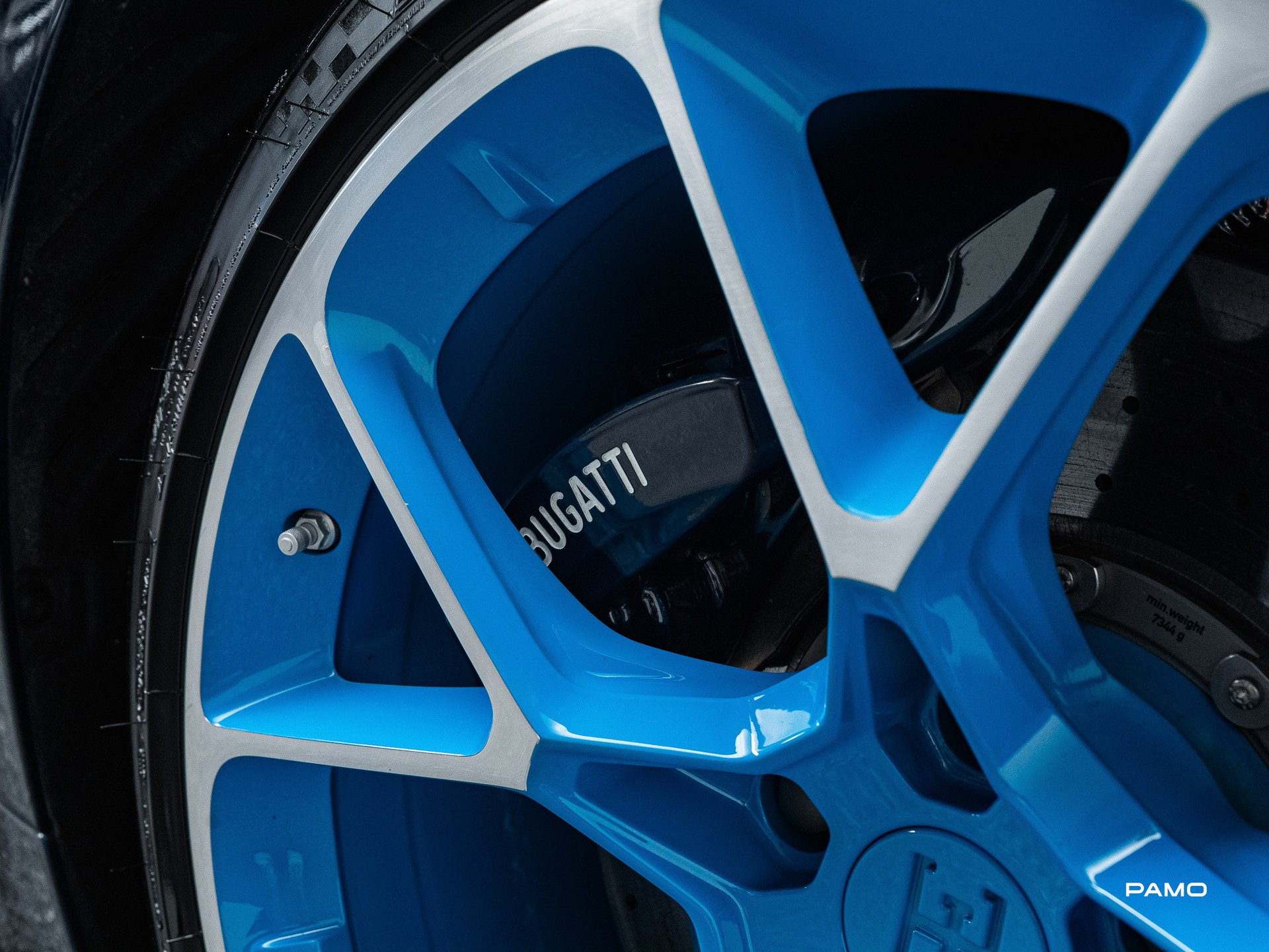 BUGATTI CHIRON-image-15
