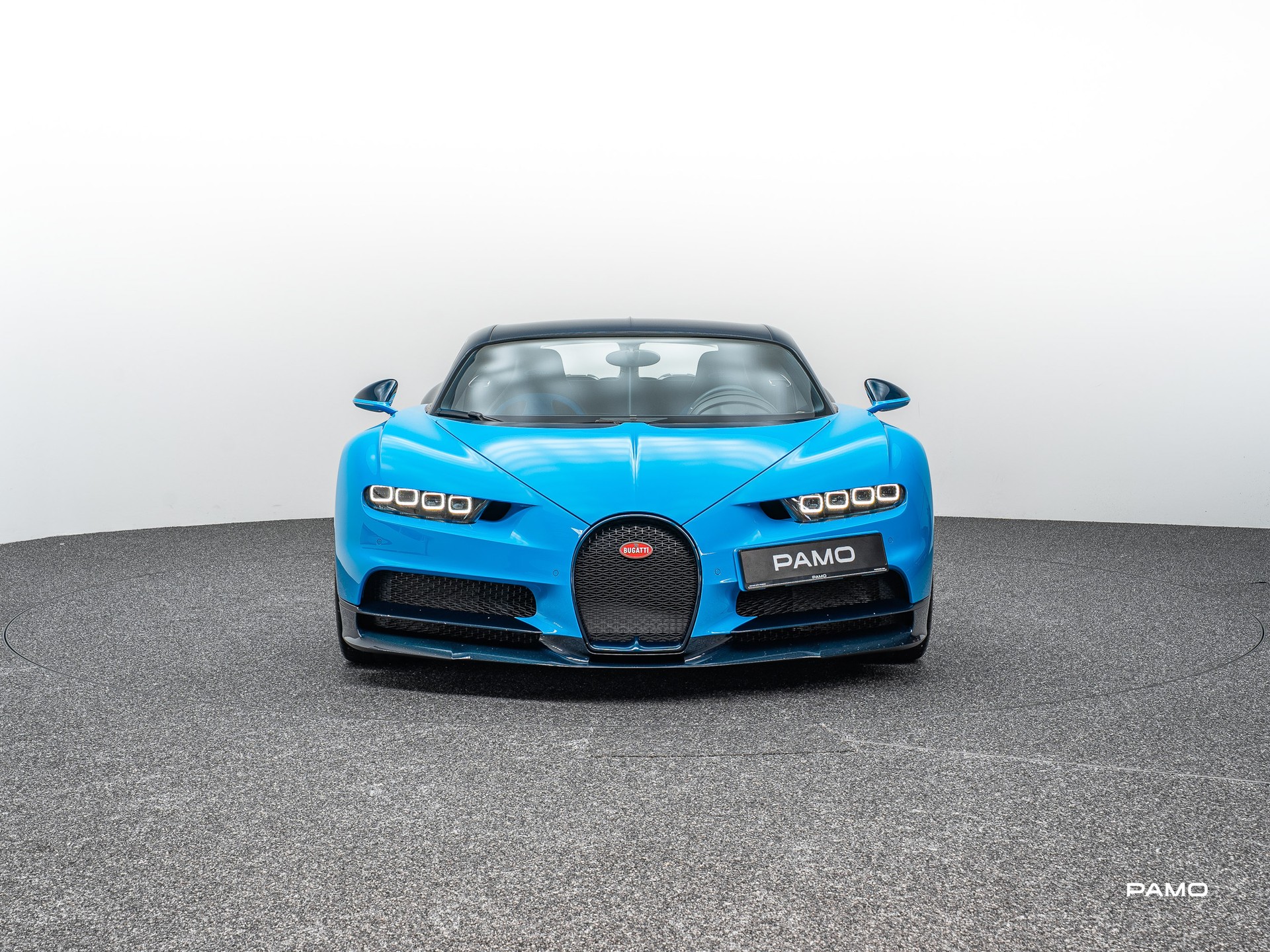 BUGATTI CHIRON-showroom-element-1