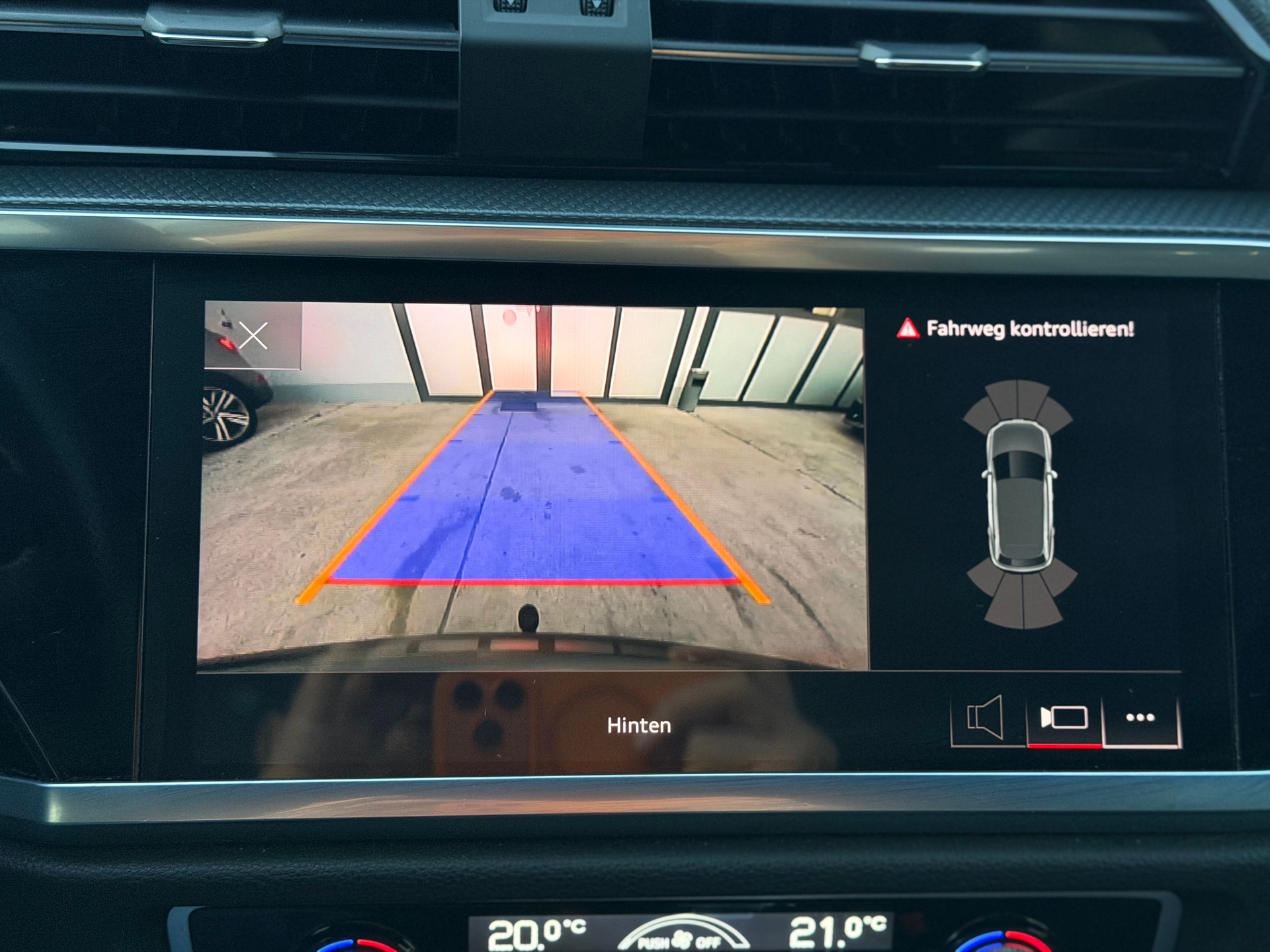 AUDI Q3 35 TFSI S line Attraction S-tronic-image-19