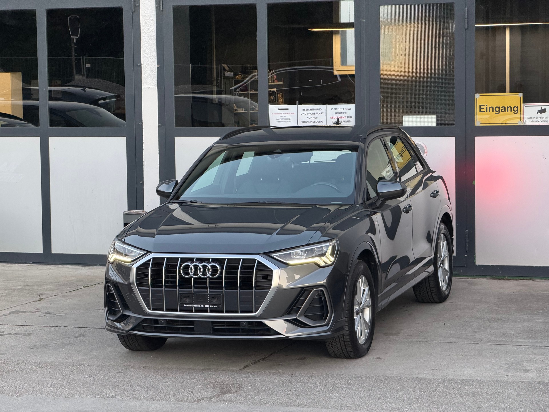 AUDI Q3 35 TFSI S line Attraction S-tronic-image-1