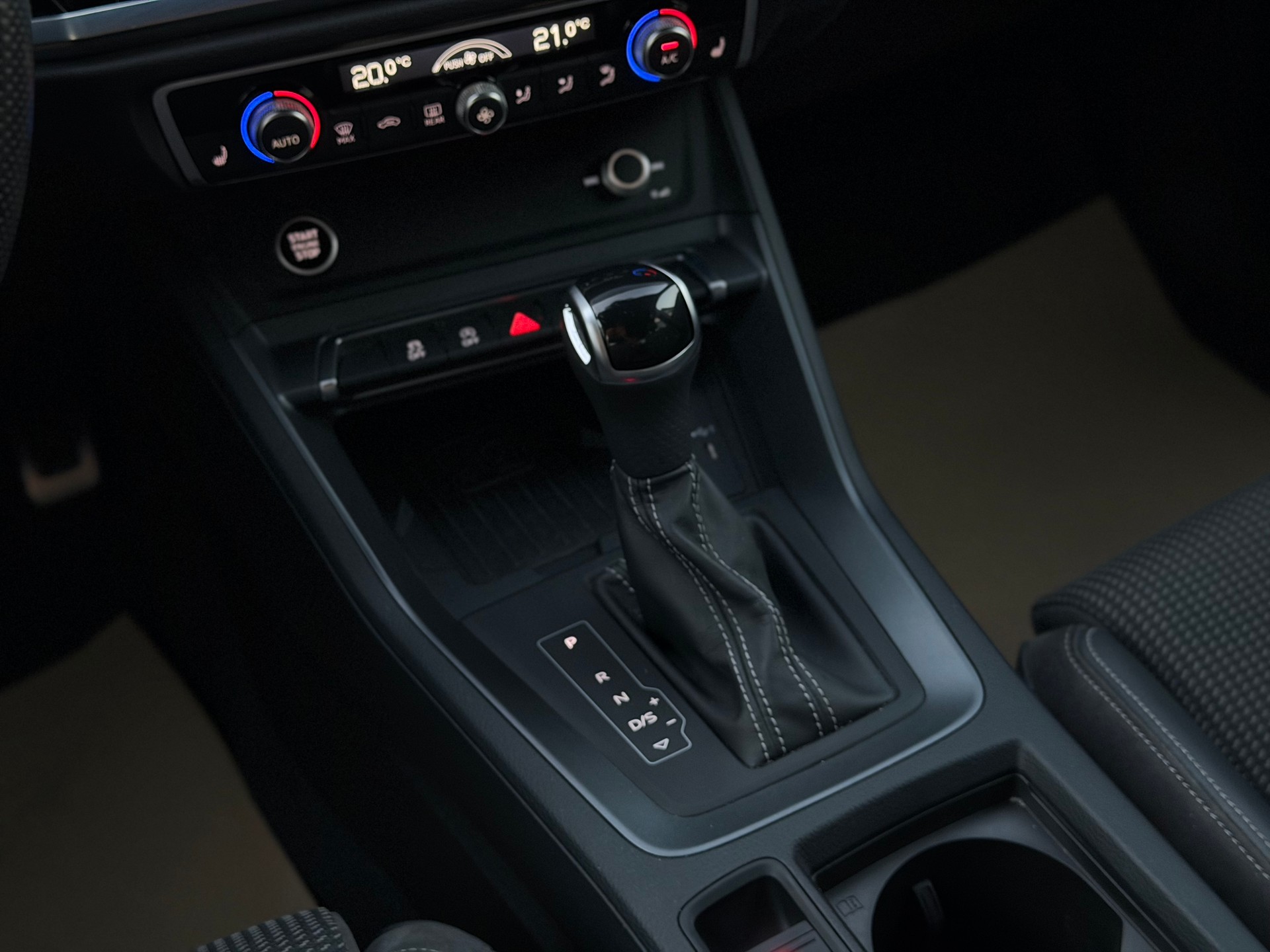 AUDI Q3 35 TFSI S line Attraction S-tronic-image-18