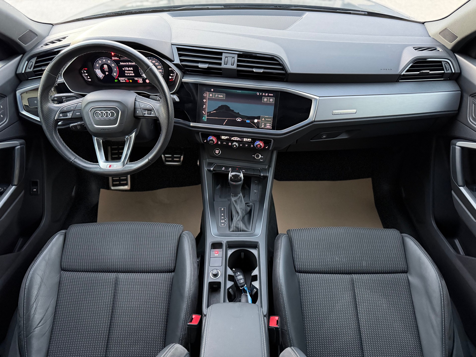 AUDI Q3 35 TFSI S line Attraction S-tronic-image-12